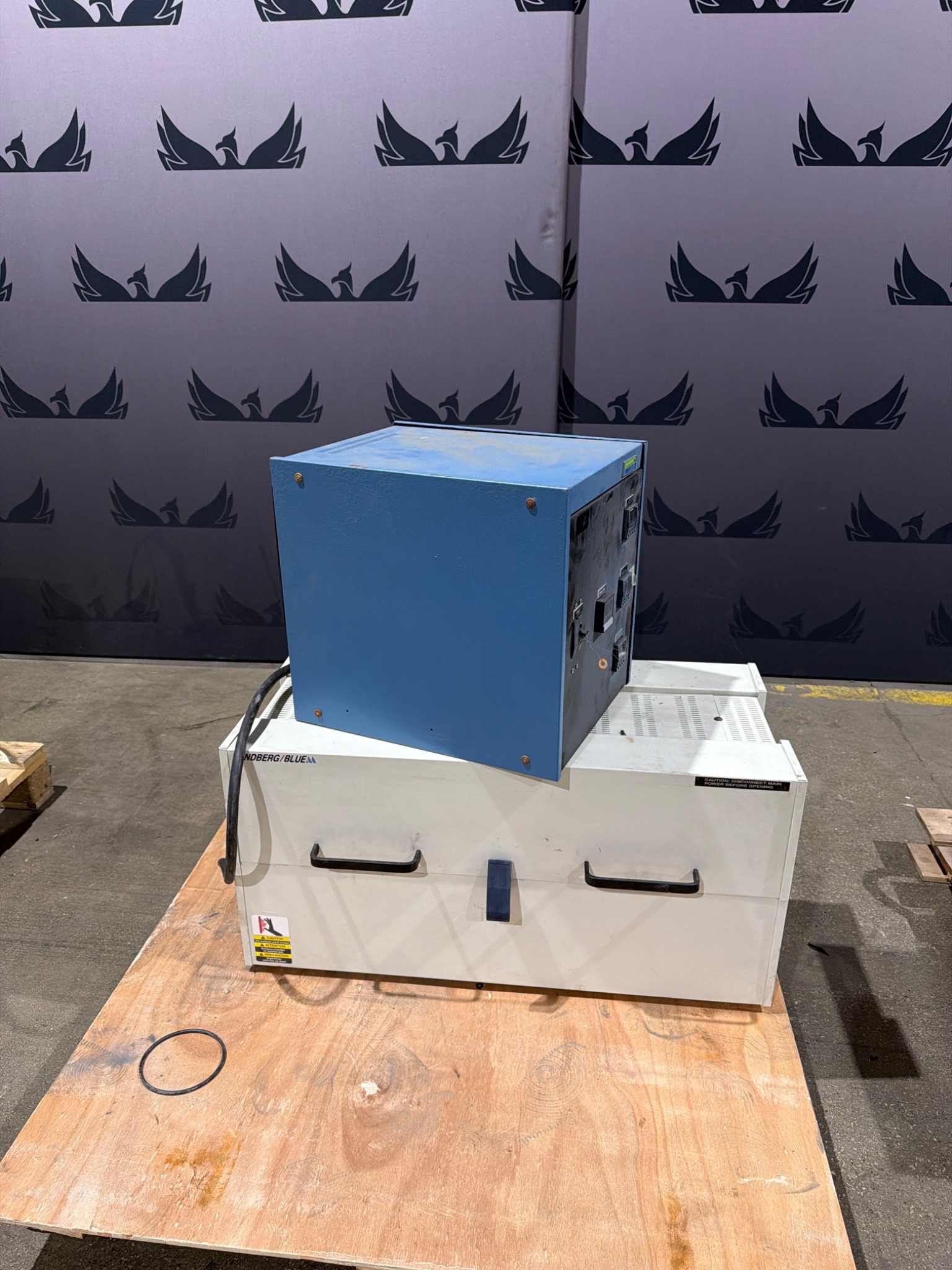 LINDBERG Blue M HTF55347C 1200°C Tube Furnace w/ 58434‑P‑B Control Console USED 0
