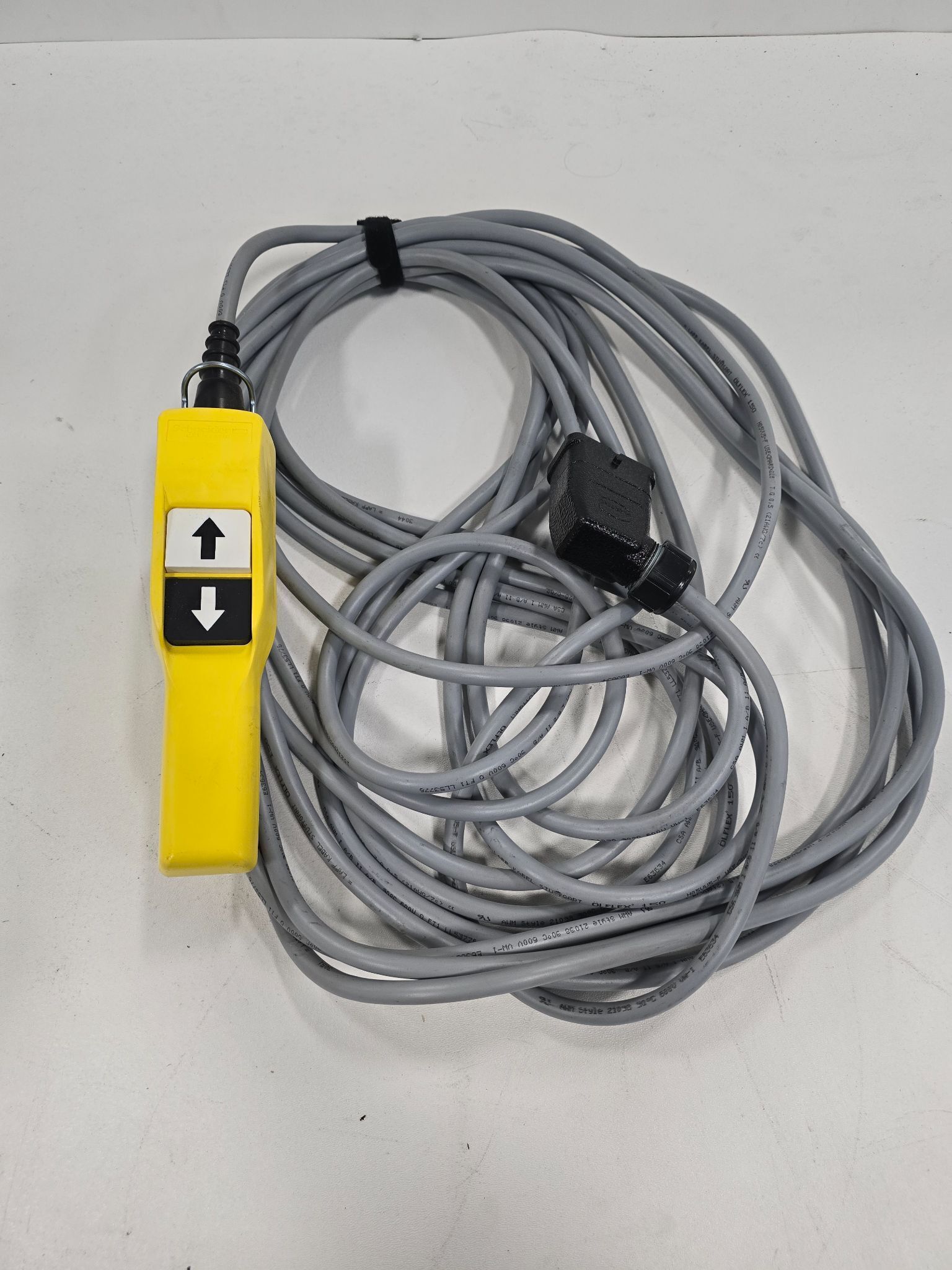 SCHNEIDER ELECTRIC XAC A201 USED 0