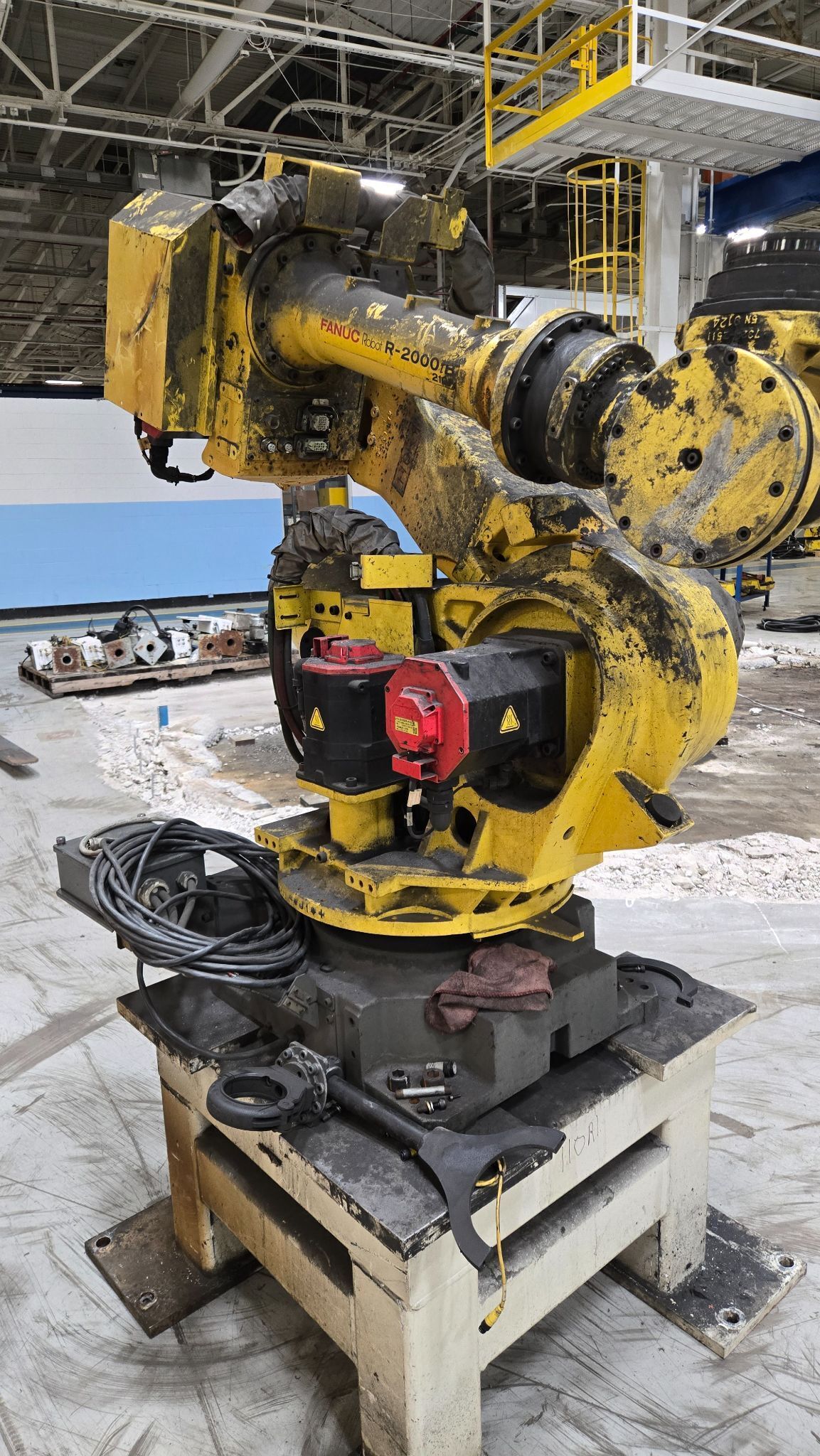 FANUC R-2000iB/210F Complete w/ R-30iA Controls & Rexroth Weld Controller USED 1