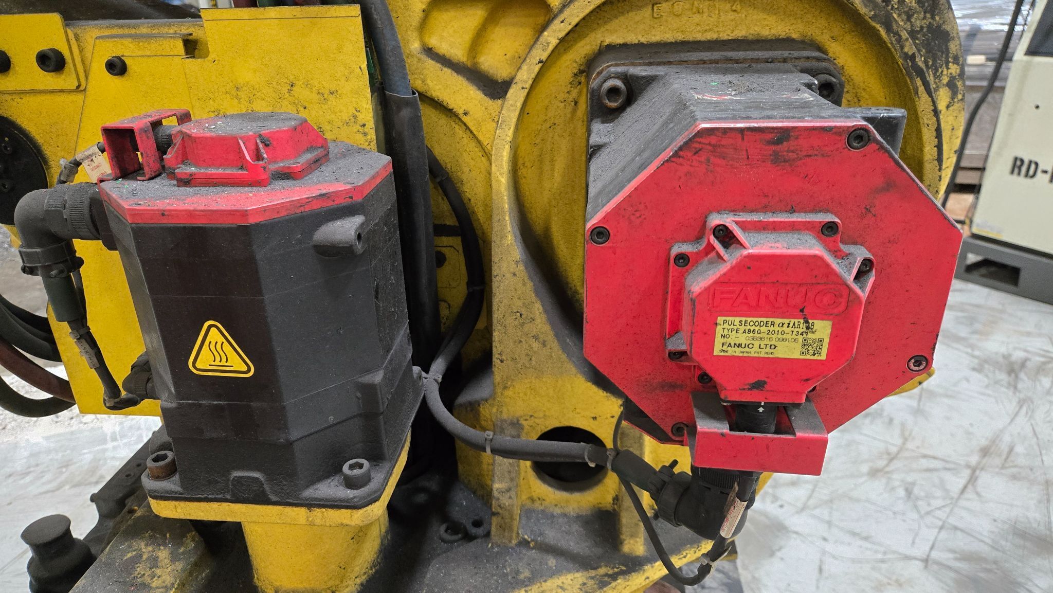 FANUC R-2000iB/210F Complete w/ R-30iA Controls & Rexroth Weld Controller USED 2
