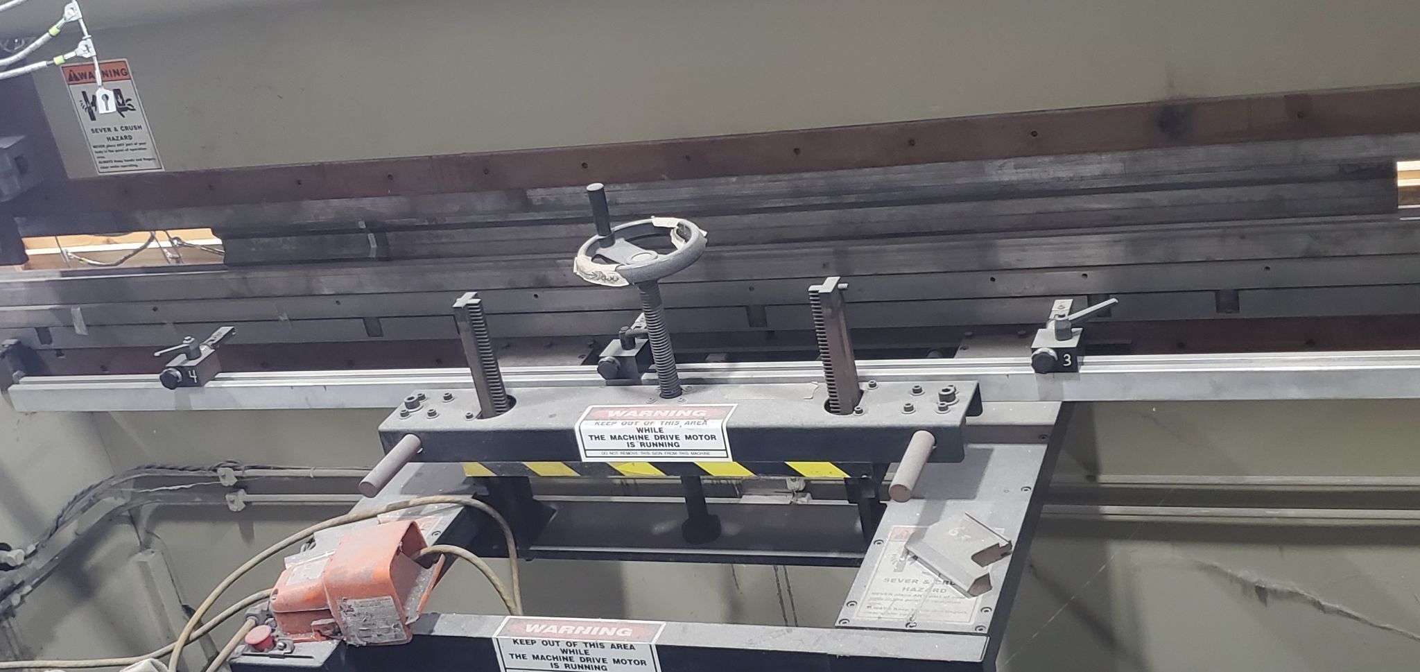 ACCURPRESS 710012 100 Ton x 12' Hydraulic Press Brake w/ Tooling USED 5