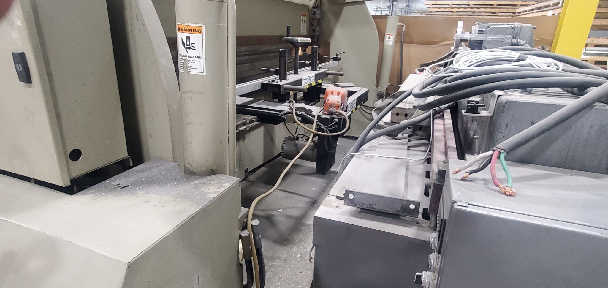 ACCURPRESS 710012 100 Ton x 12' Hydraulic Press Brake w/ Tooling USED 6