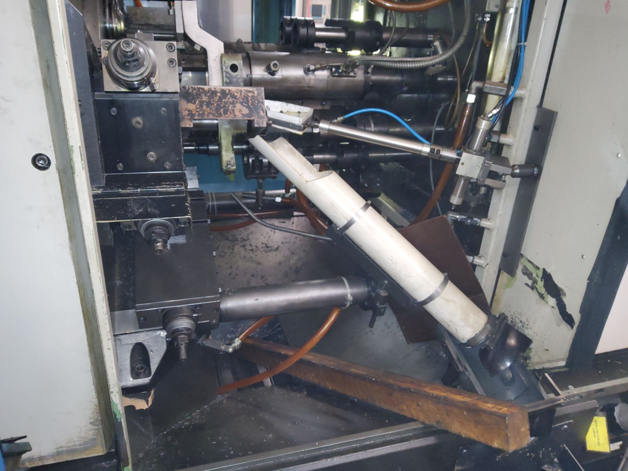 1998 SCHUTTE AF32SDNT CNC SCREW MACHINE 7
