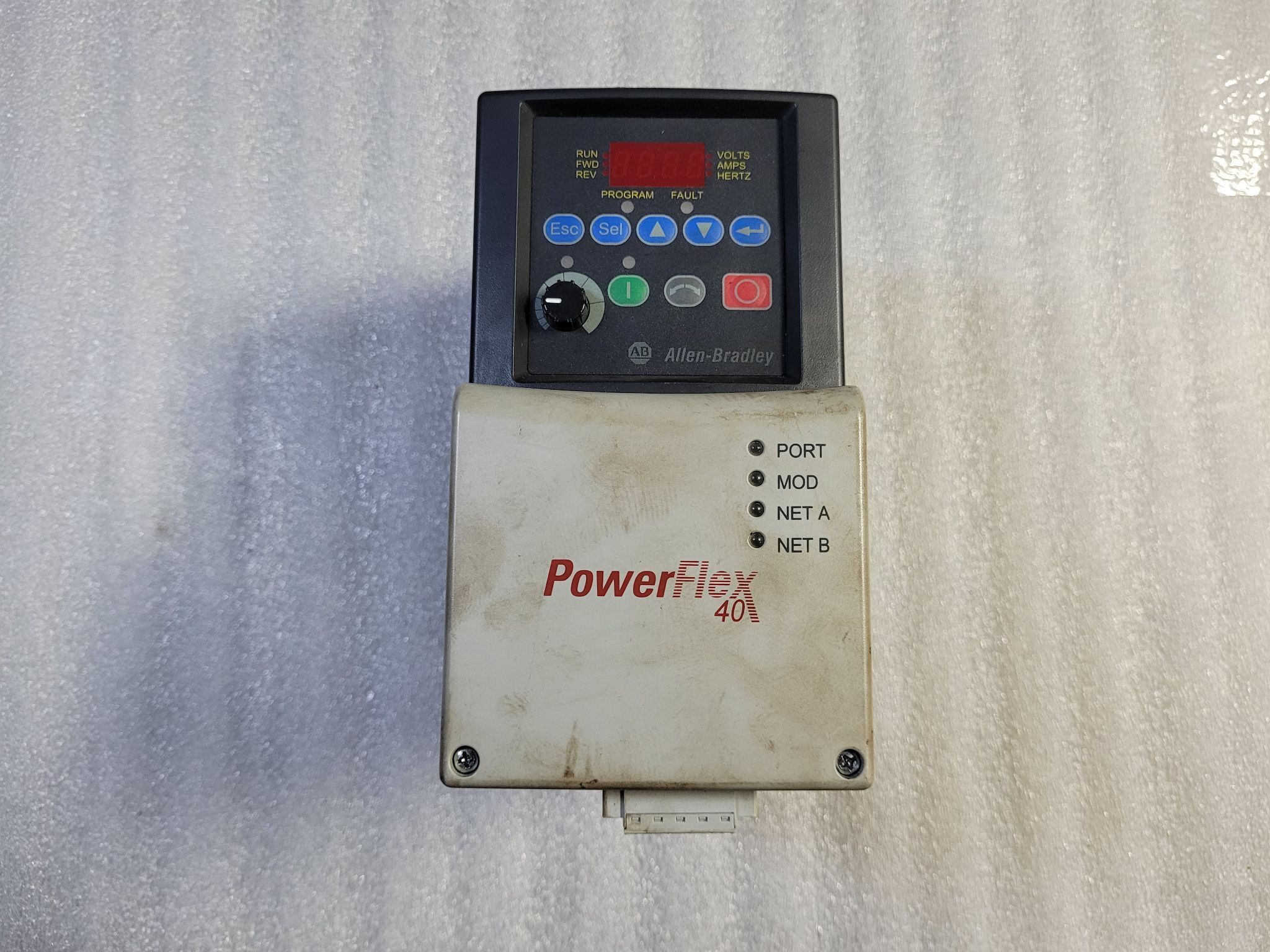 ALLEN BRADLEY POWERFLEX 40 22B-E1P7N104 AC DRIVE USED 0