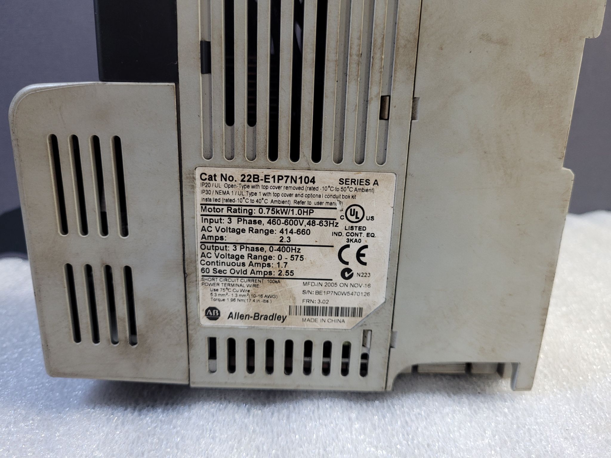 ALLEN BRADLEY POWERFLEX 40 22B-E1P7N104 AC DRIVE USED 3