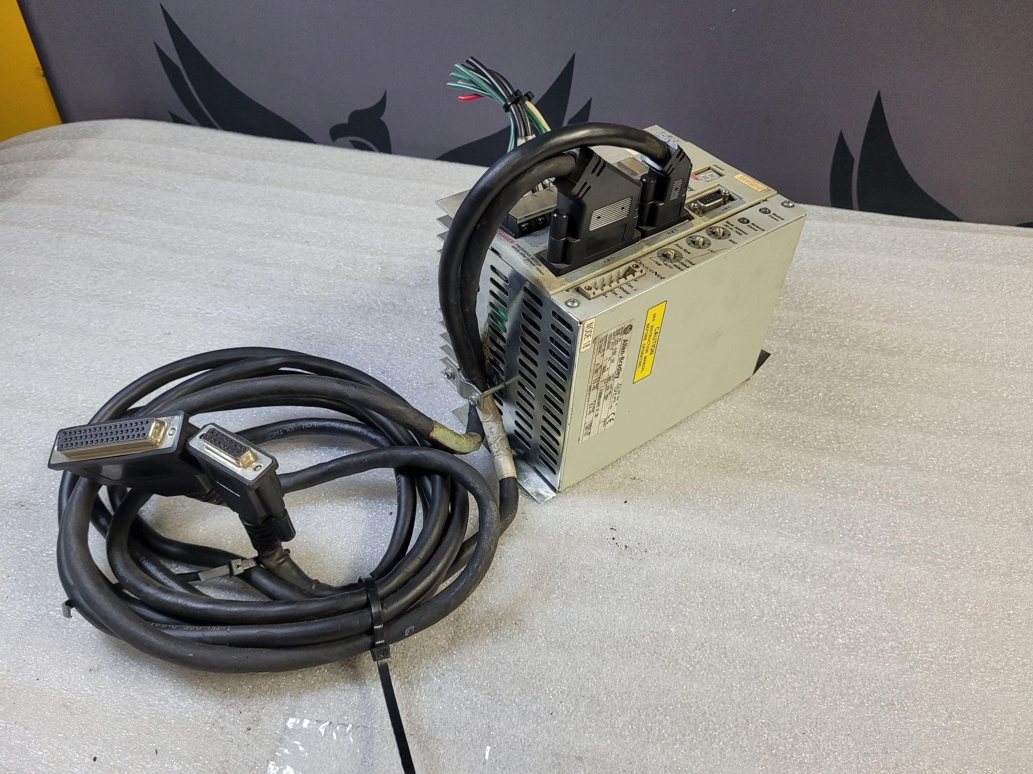 ALLEN BRADLEY 2098-DSD-010X-DN ULTRA 3000i SERVO DRIVE USED 1