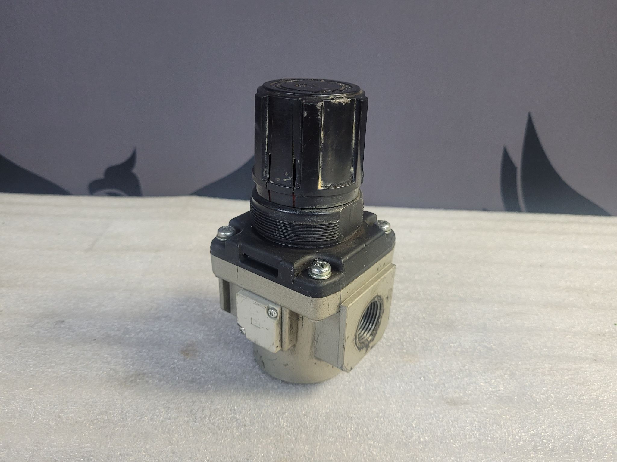 SMC AR50-N06-Z Pressure Regulator USED 1