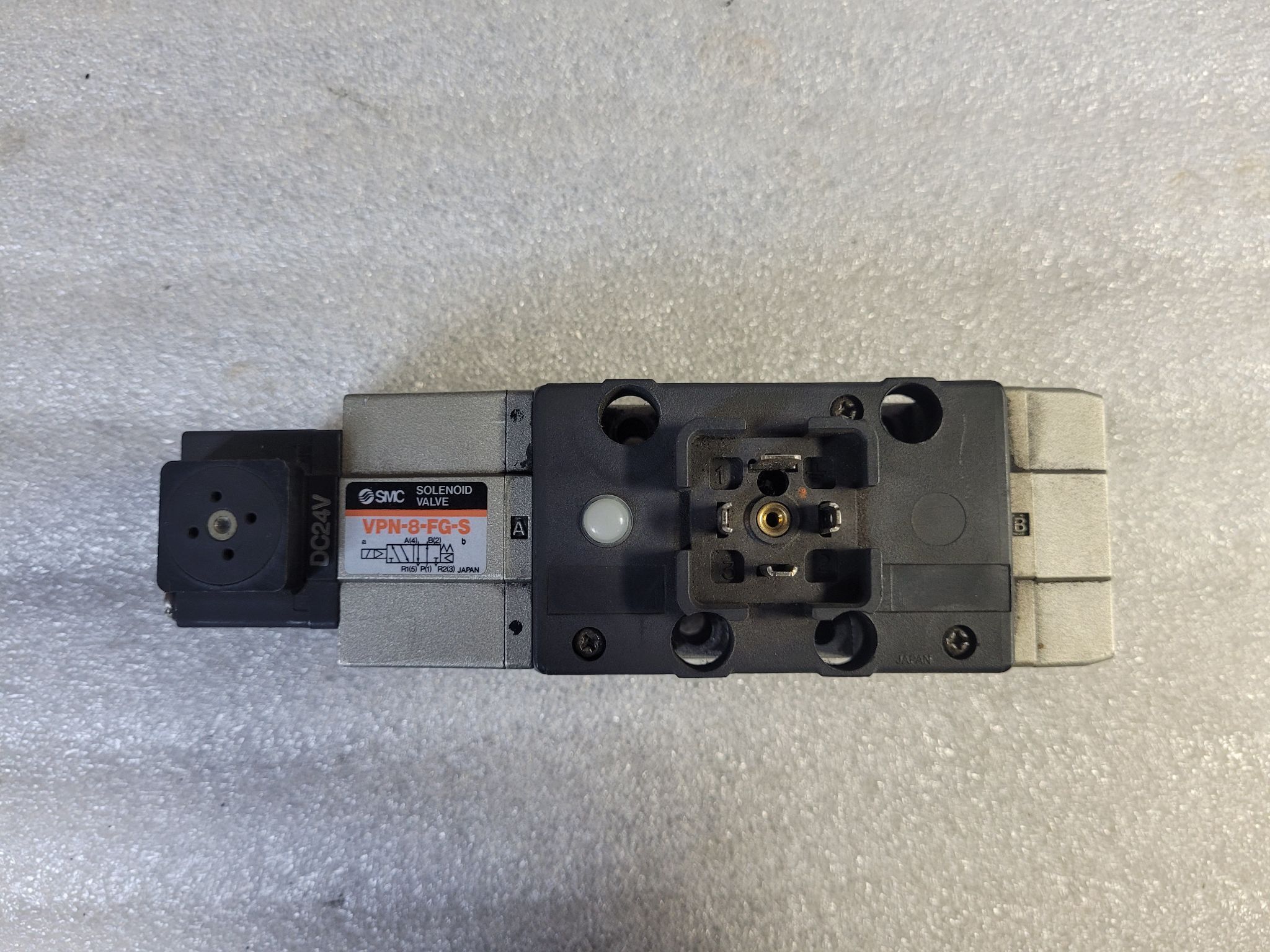 SMC VPN-8-FG-S Solenoid Valve USED 1