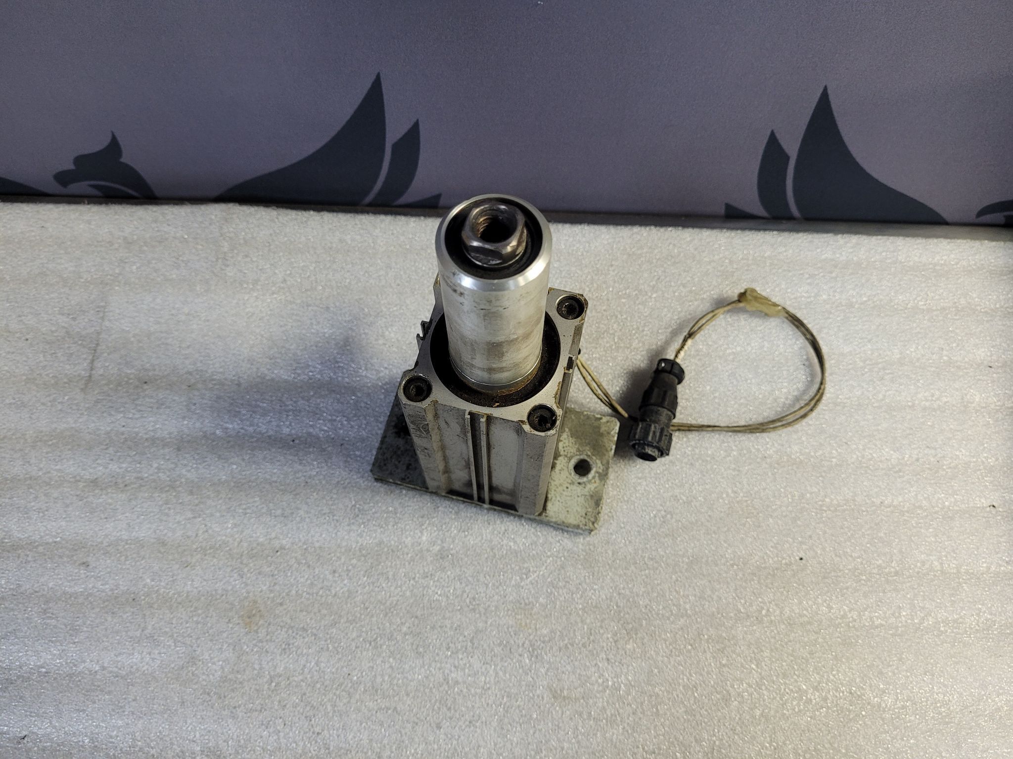 SMC MKB50-50L-F9BAL 50 mm Rotary Clamp Cylinder USED 1