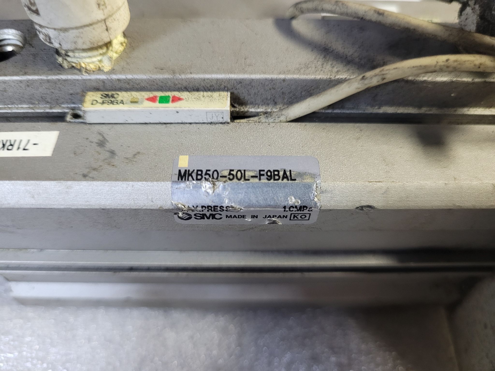 SMC MKB50-50L-F9BAL 50 mm Rotary Clamp Cylinder USED 2