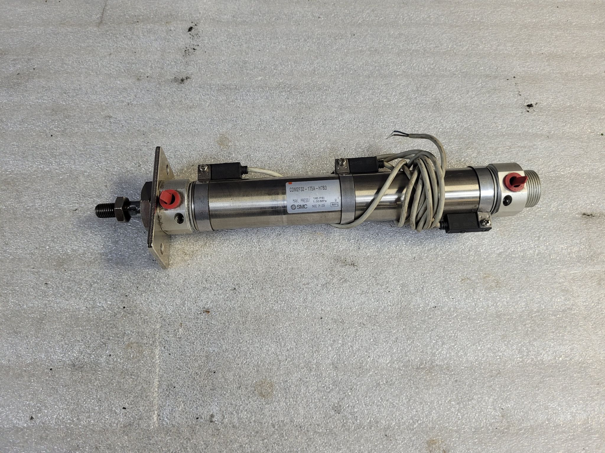SMC CDM2F32-175A-H7B3 Pneumatic Cylinder USED 0