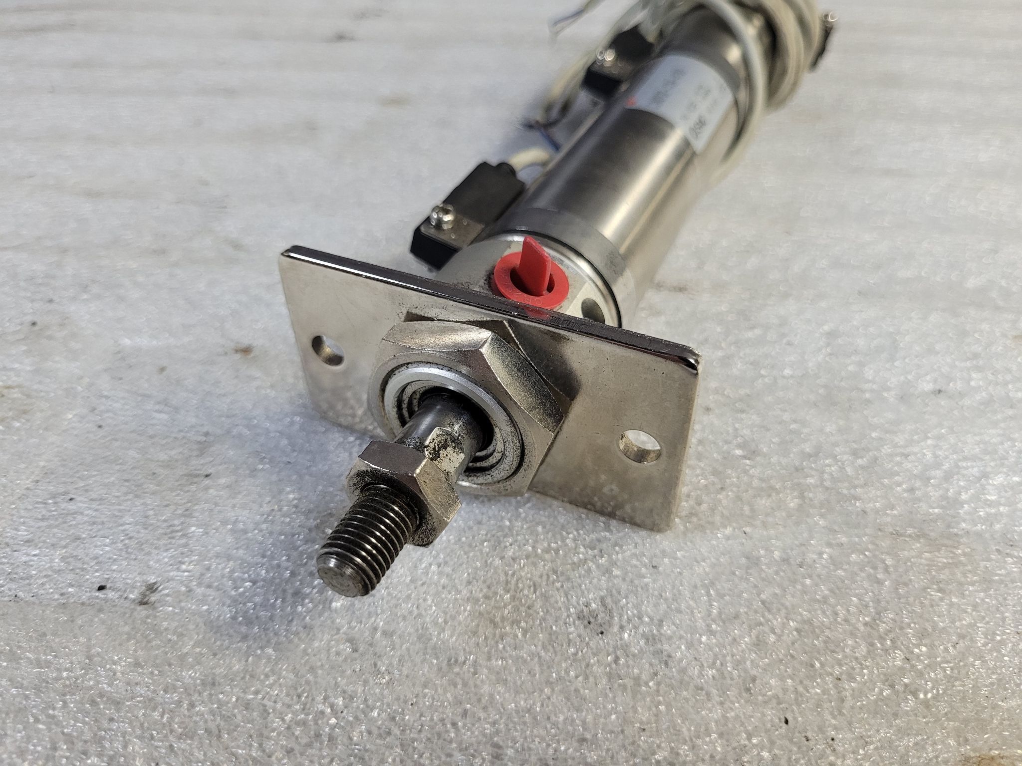 SMC CDM2F32-175A-H7B3 Pneumatic Cylinder USED 2