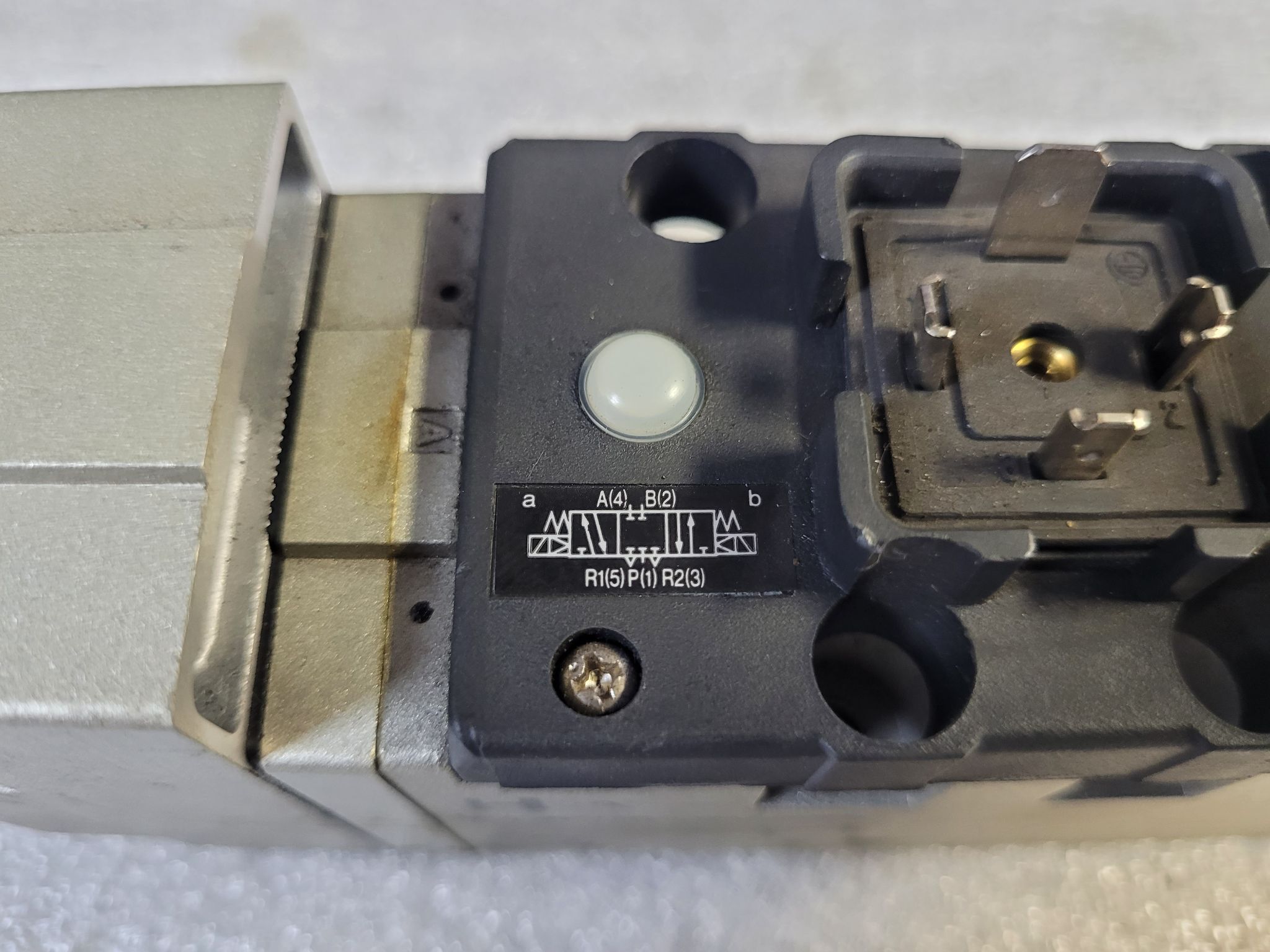SMC VS7-8-FHG-D-3NM Solenoid Valve USED 2