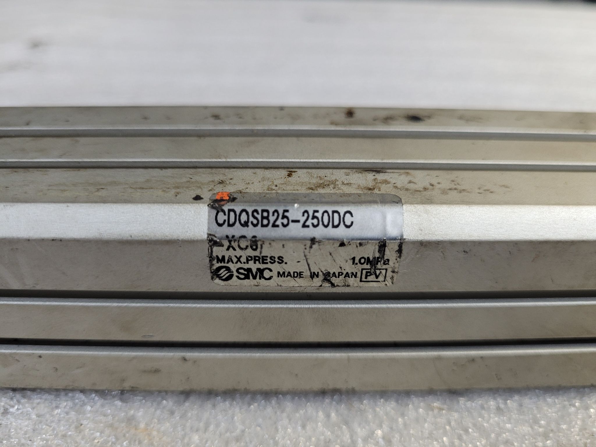 SMC CDQSB25-250DC-XC6 Pneumatic Cylinder USED 3