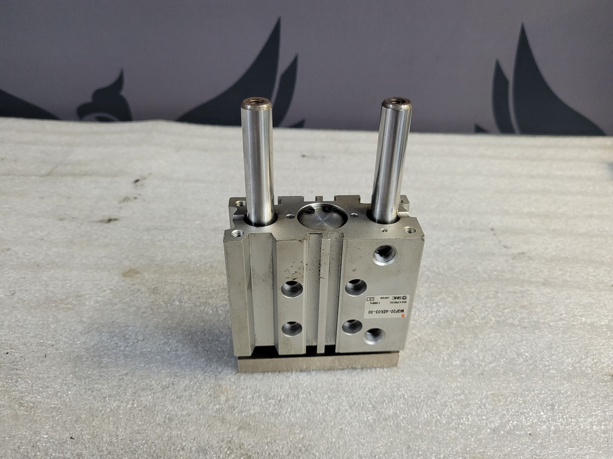 SMC MQP20-AEK03-30 LOW-FRICTION SINGLE ACTING CYLINDER USED 0