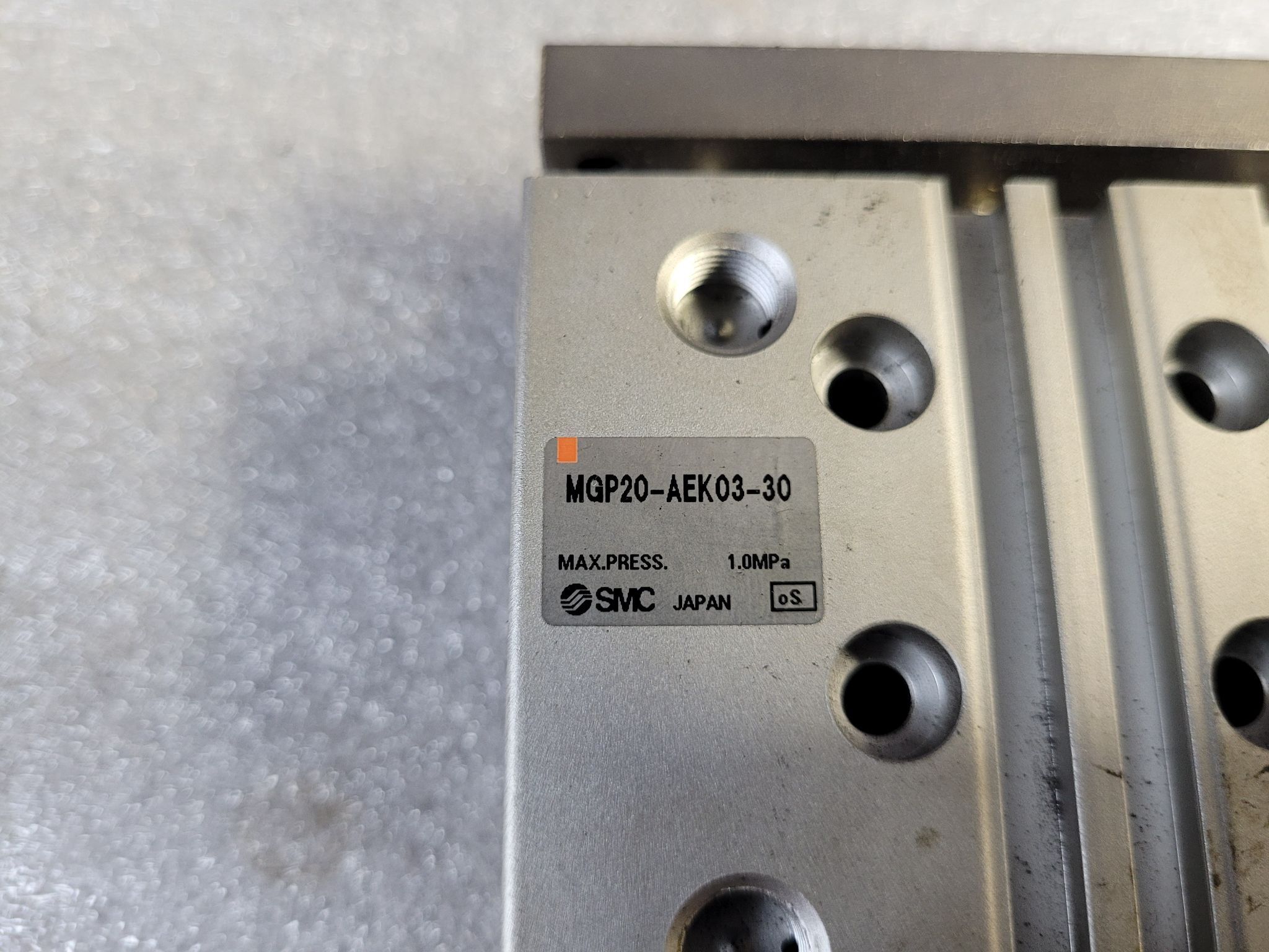 SMC MQP20-AEK03-30 LOW-FRICTION SINGLE ACTING CYLINDER USED 2