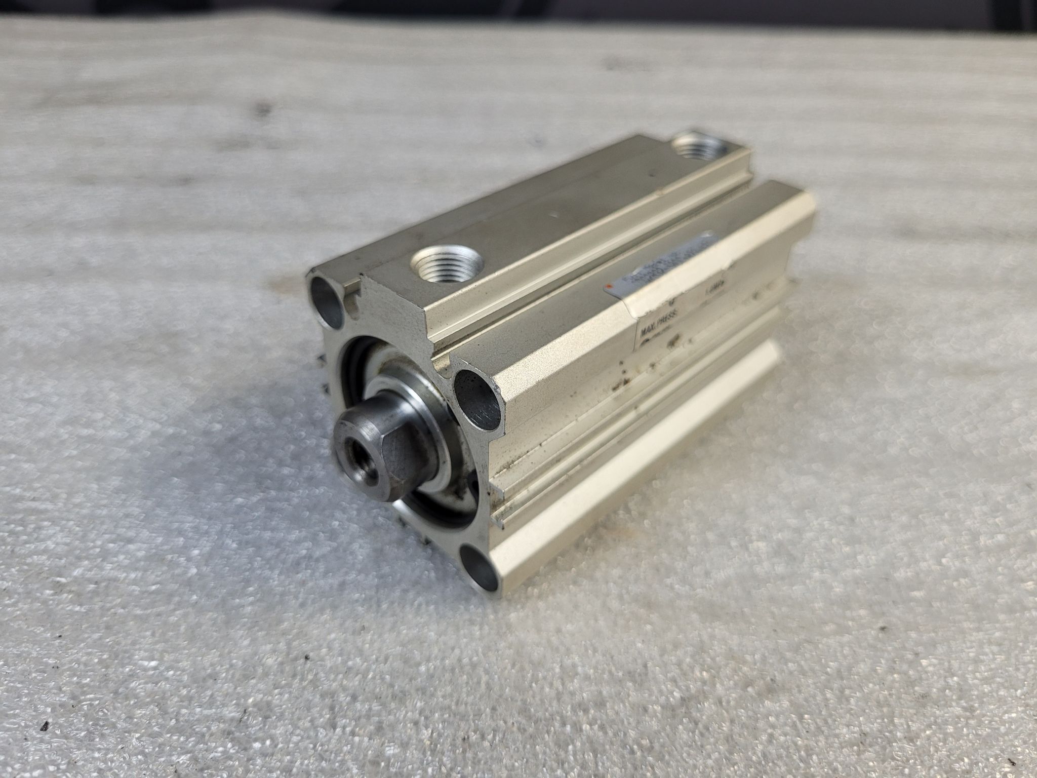 SMC CDQ2B32-50D-A73-571 Pneumatic Cylinder USED 0