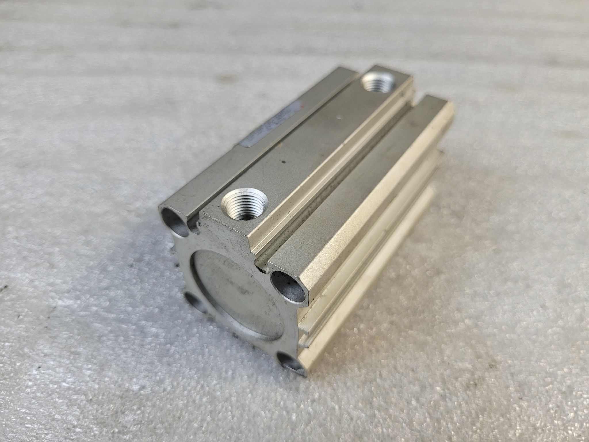 SMC CDQ2B32-50D-A73-571 Pneumatic Cylinder USED 1