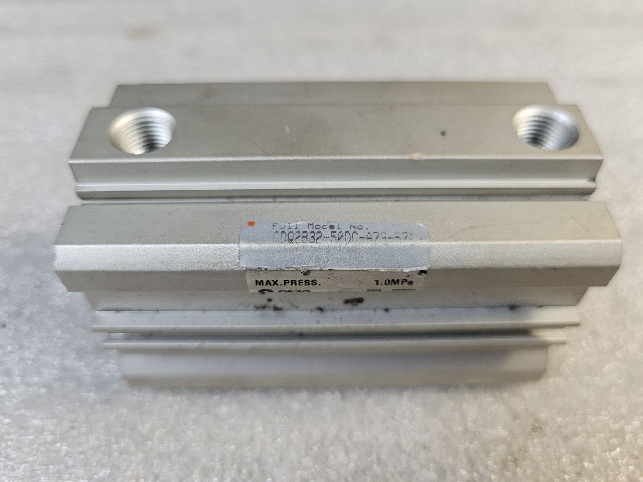 SMC CDQ2B32-50D-A73-571 Pneumatic Cylinder USED 2