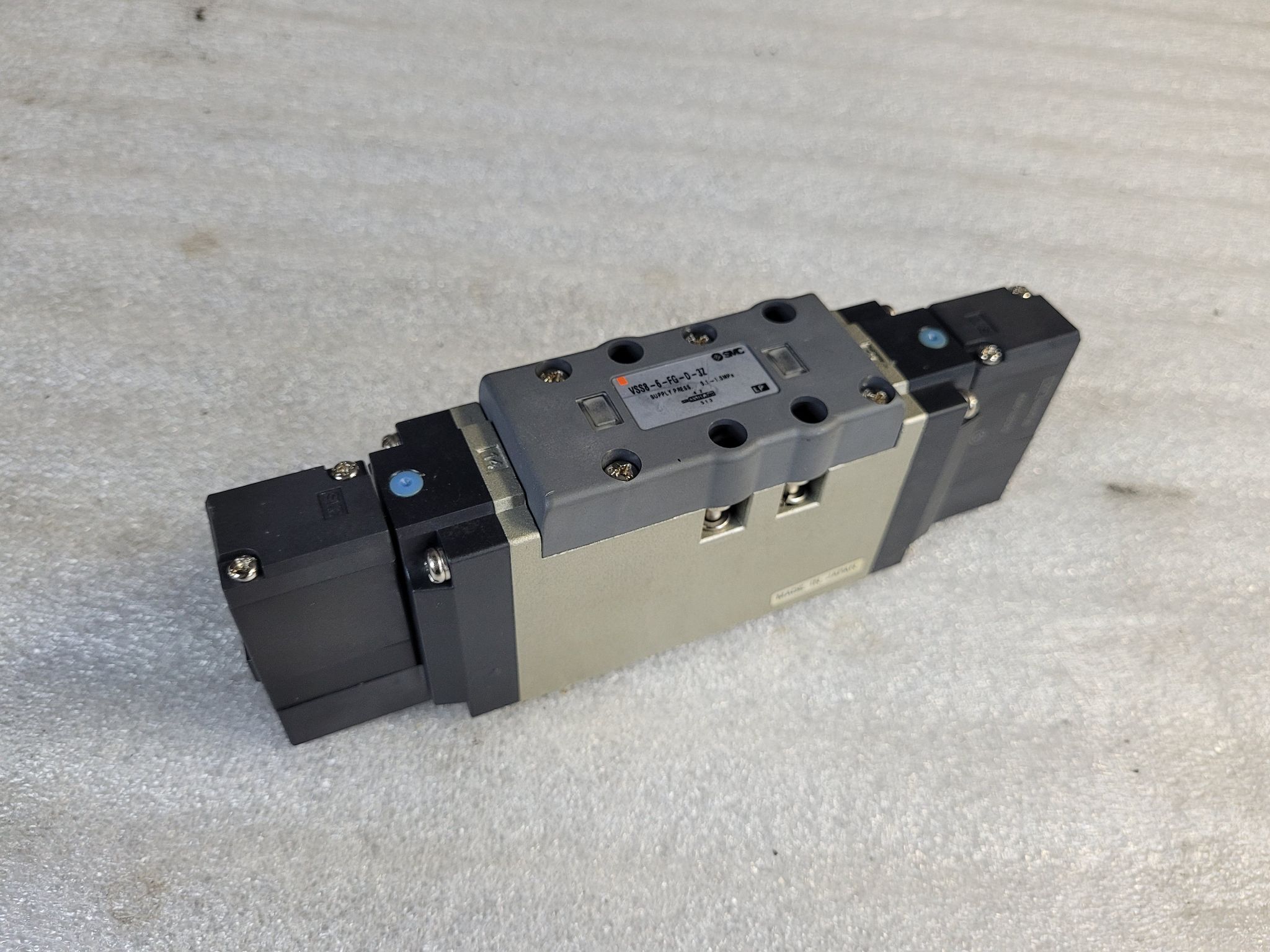 SMC VSS8-6-FG-D-3Z Solenoid Valve USED 0