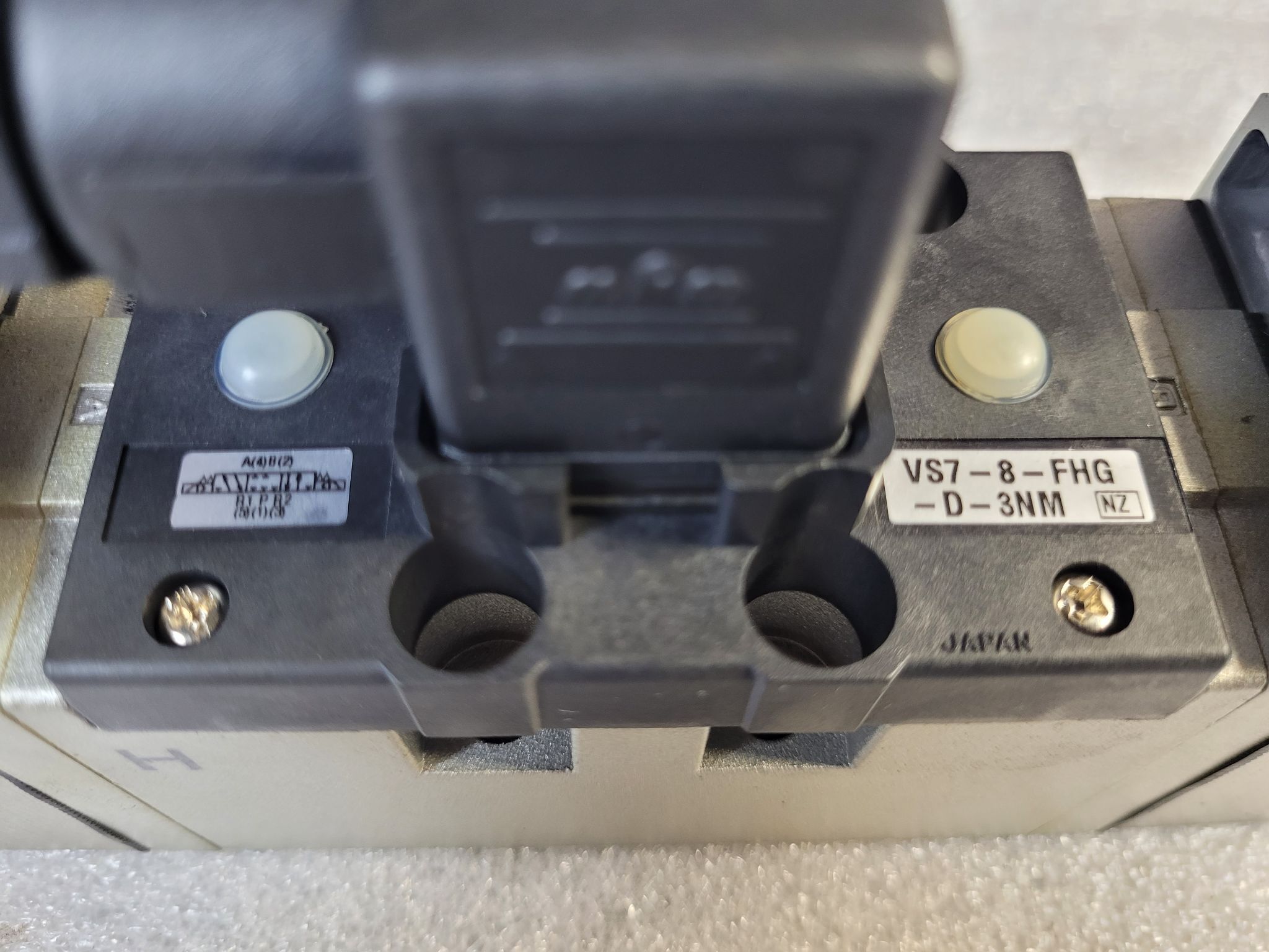 SMC VS7-8-FHG-D-3NM Solenoid Valve USED 3