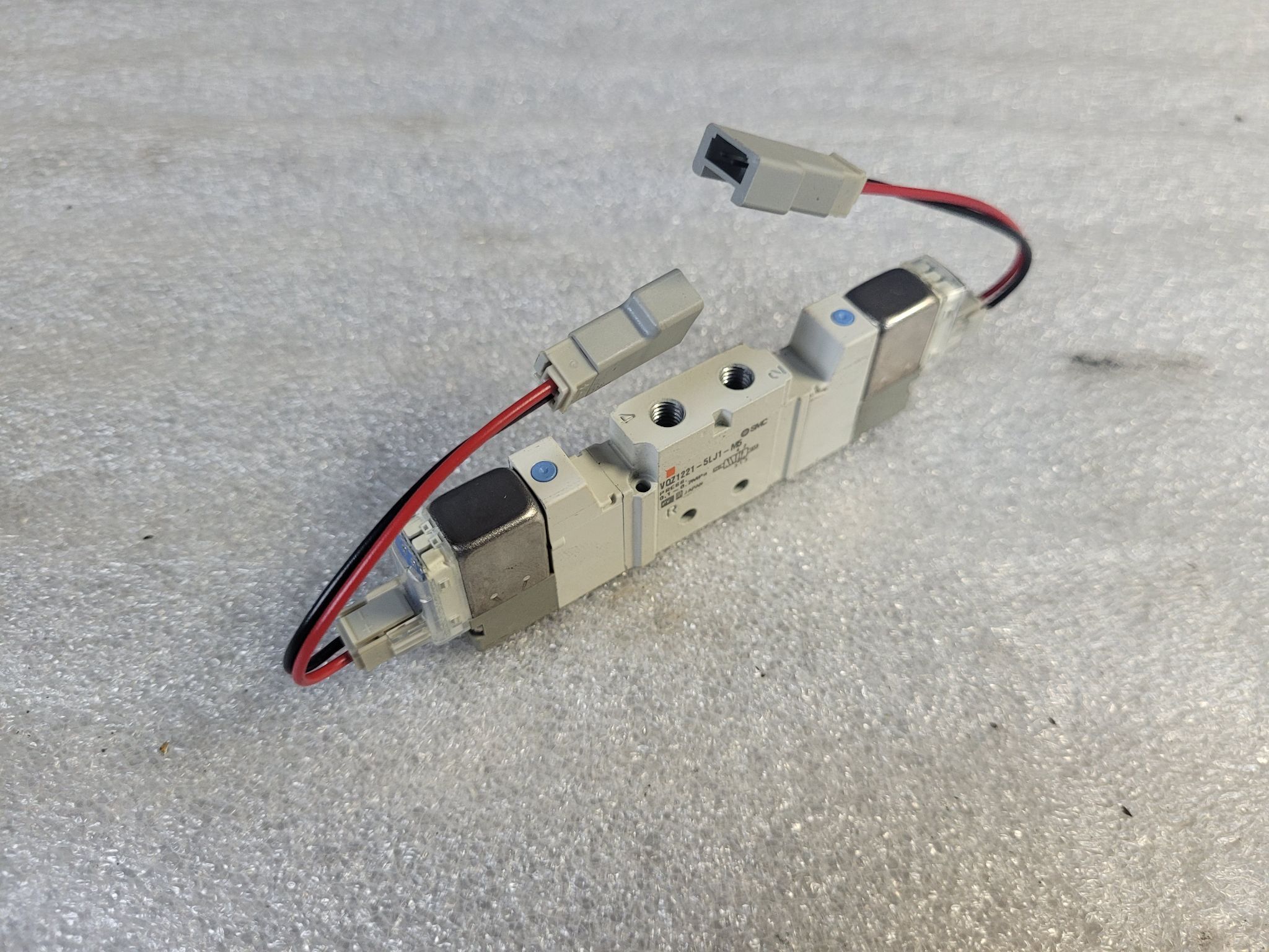 SMC VQZ1221-5LJ1-M5 Solenoid Valve USED 0