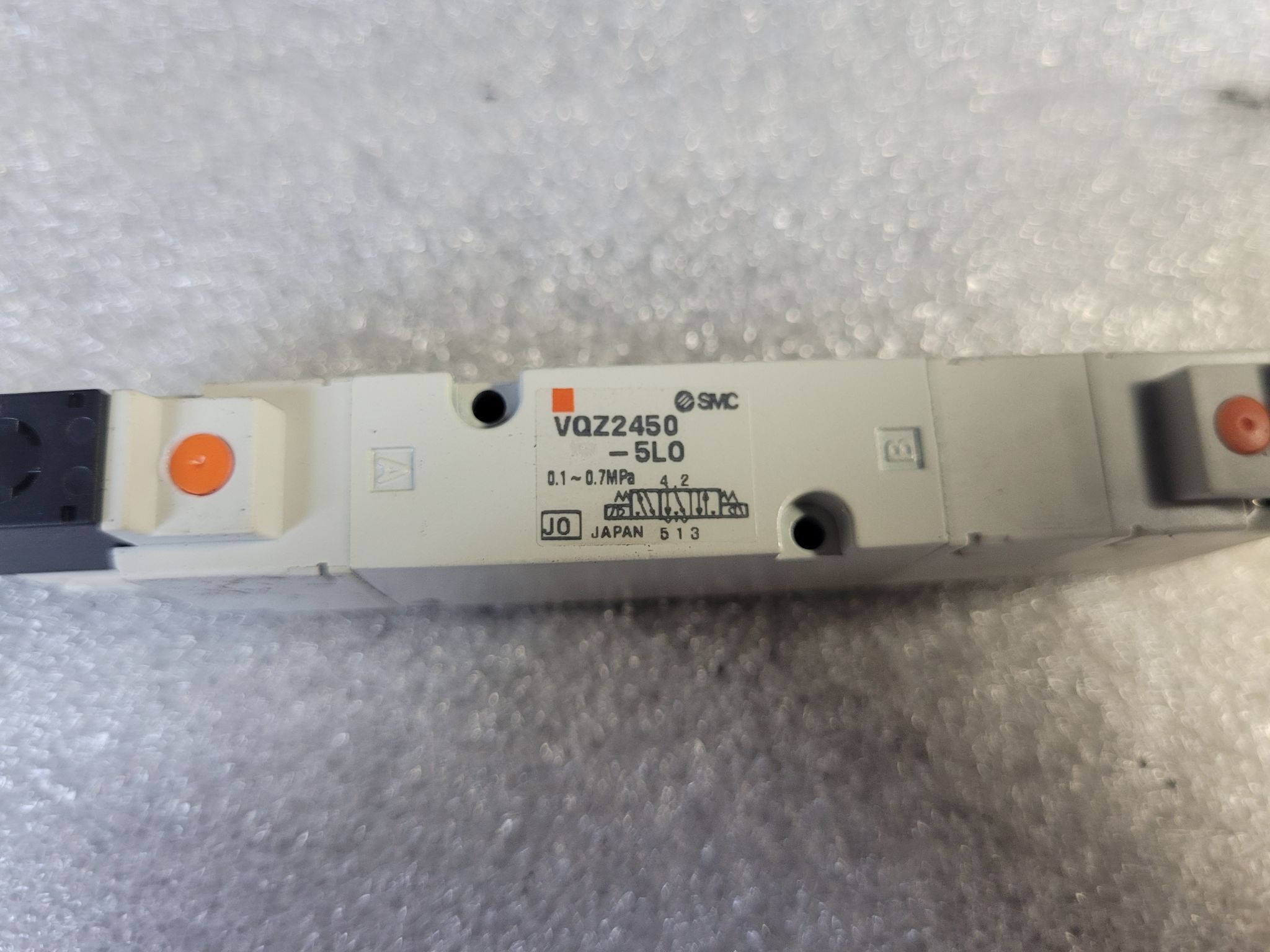SMC VQZ2450-5LO Solenoid Valve USED 2