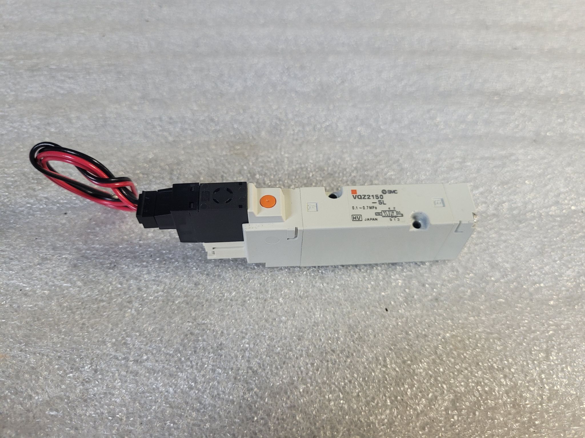 SMC VQZ2150-5L Solenoid Valve USED 0