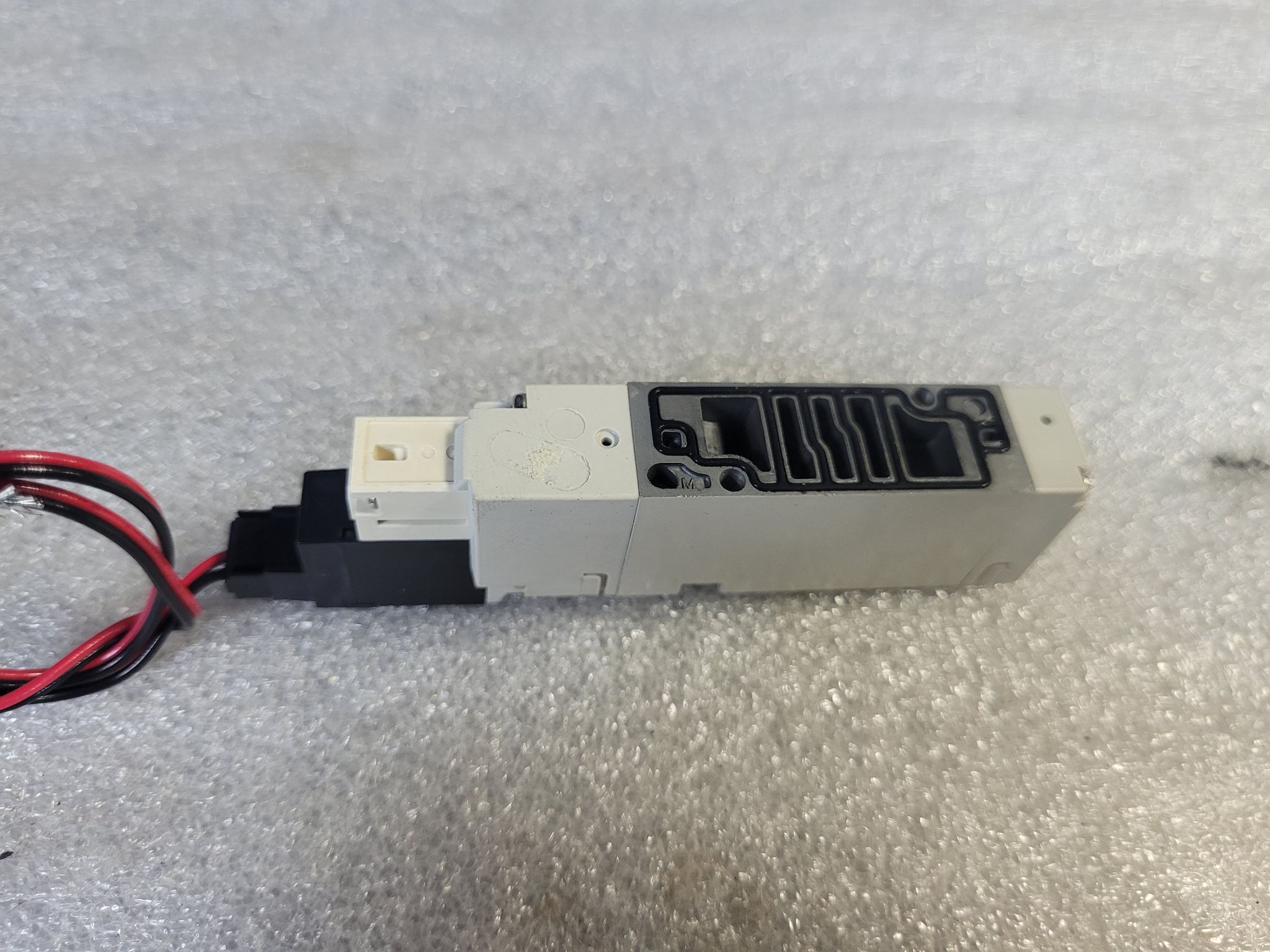 SMC VQZ2150-5L Solenoid Valve USED 1