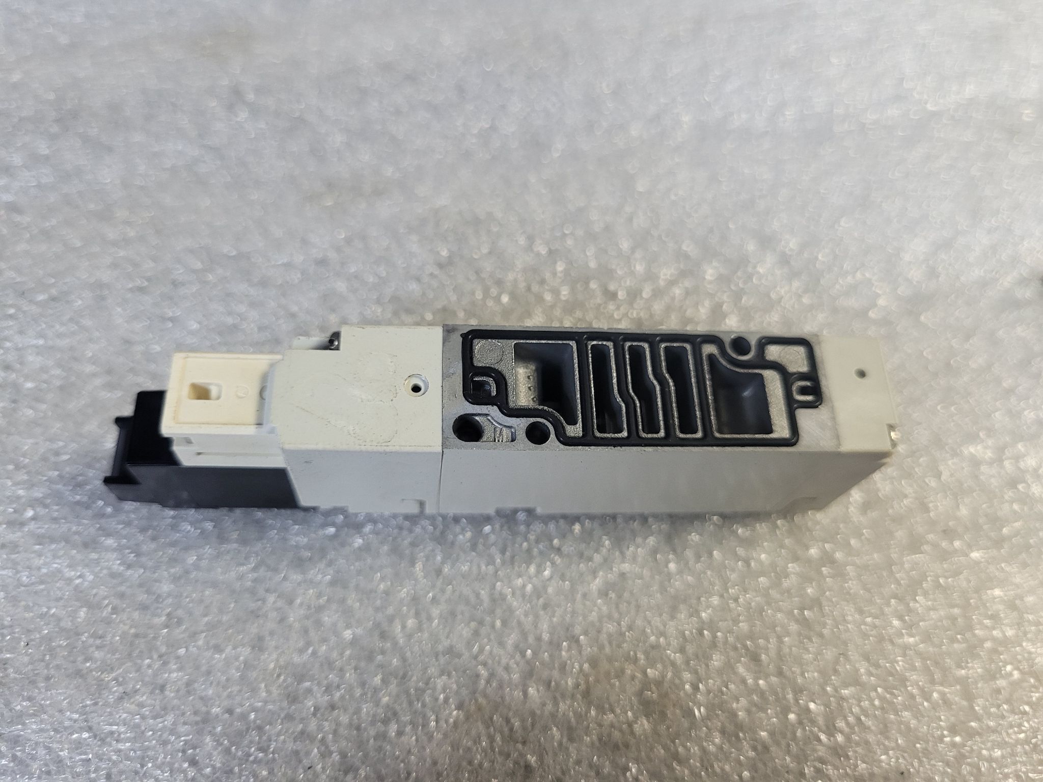 SMC VQZ2150-5LO Solenoid Valve USED 1