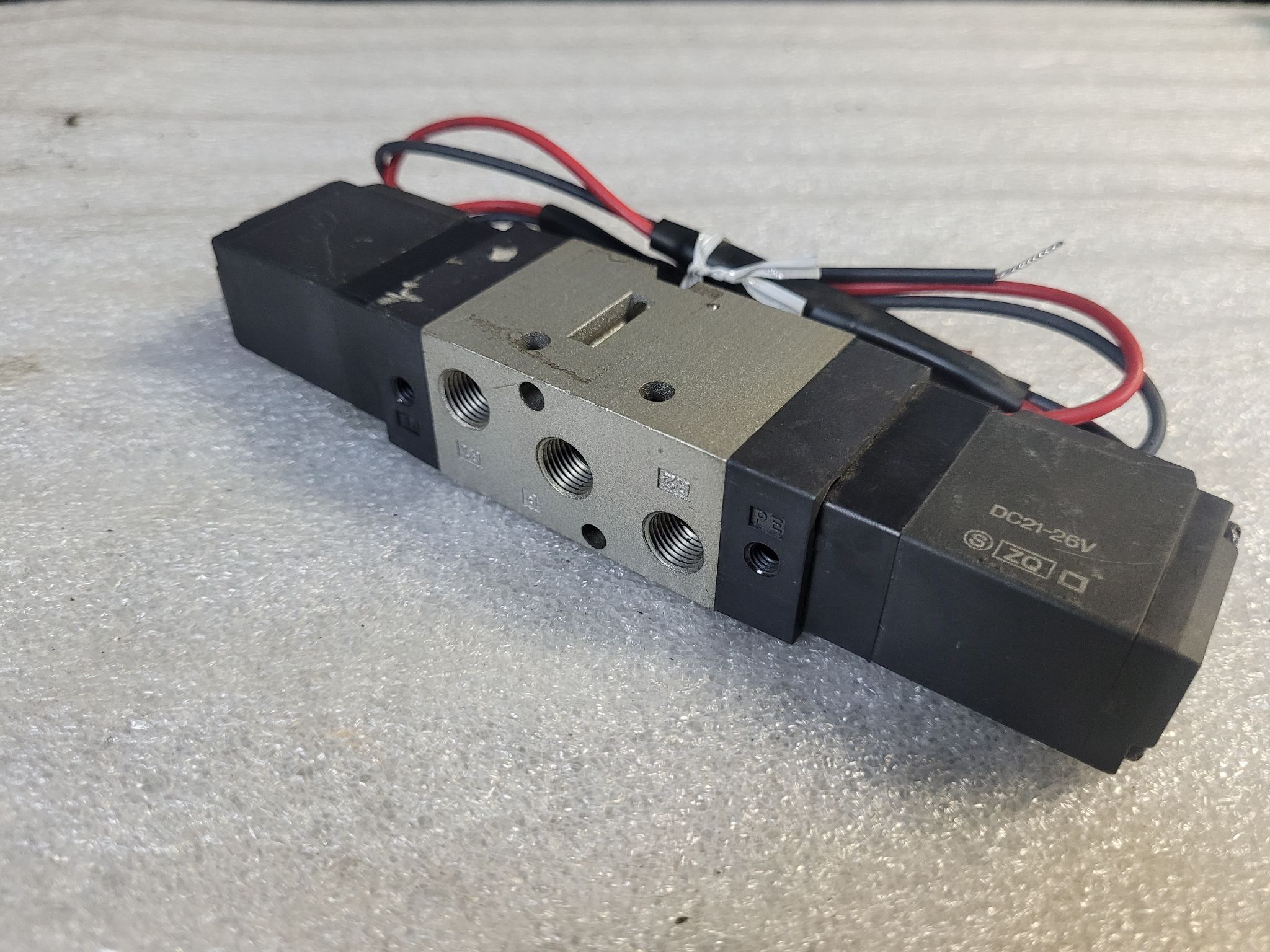 SMC VF3230 Solenoid Valve USED 1
