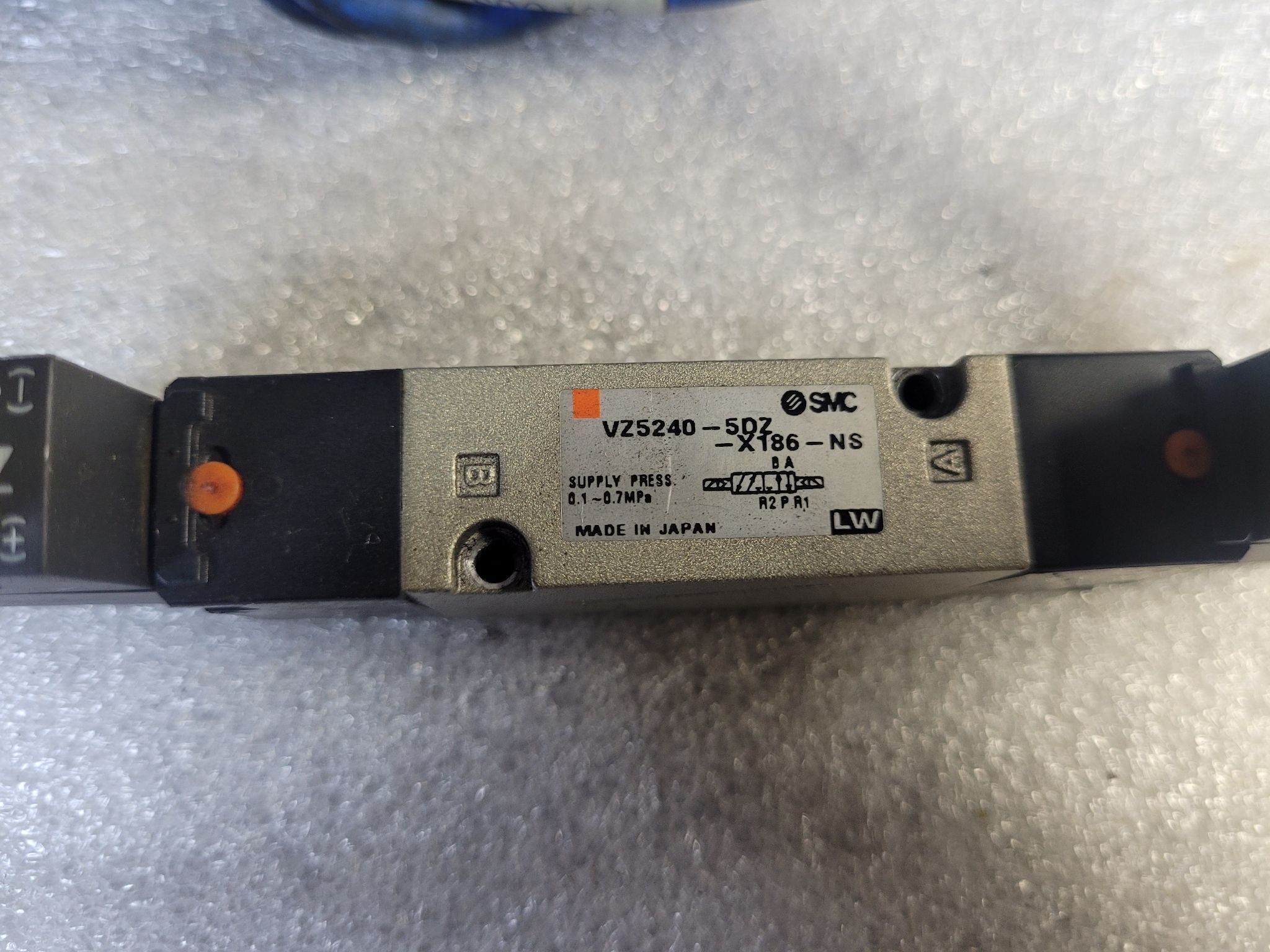 SMC VZ5240-5DZ-X186-NS Solenoid Valve USED 2