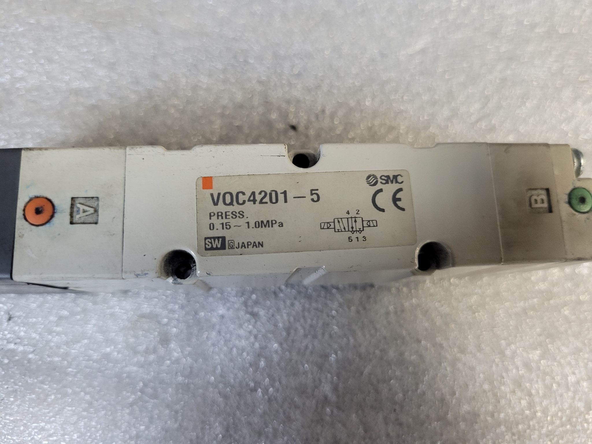 SMC VQC4101-5 Solenoid Valve USED 2