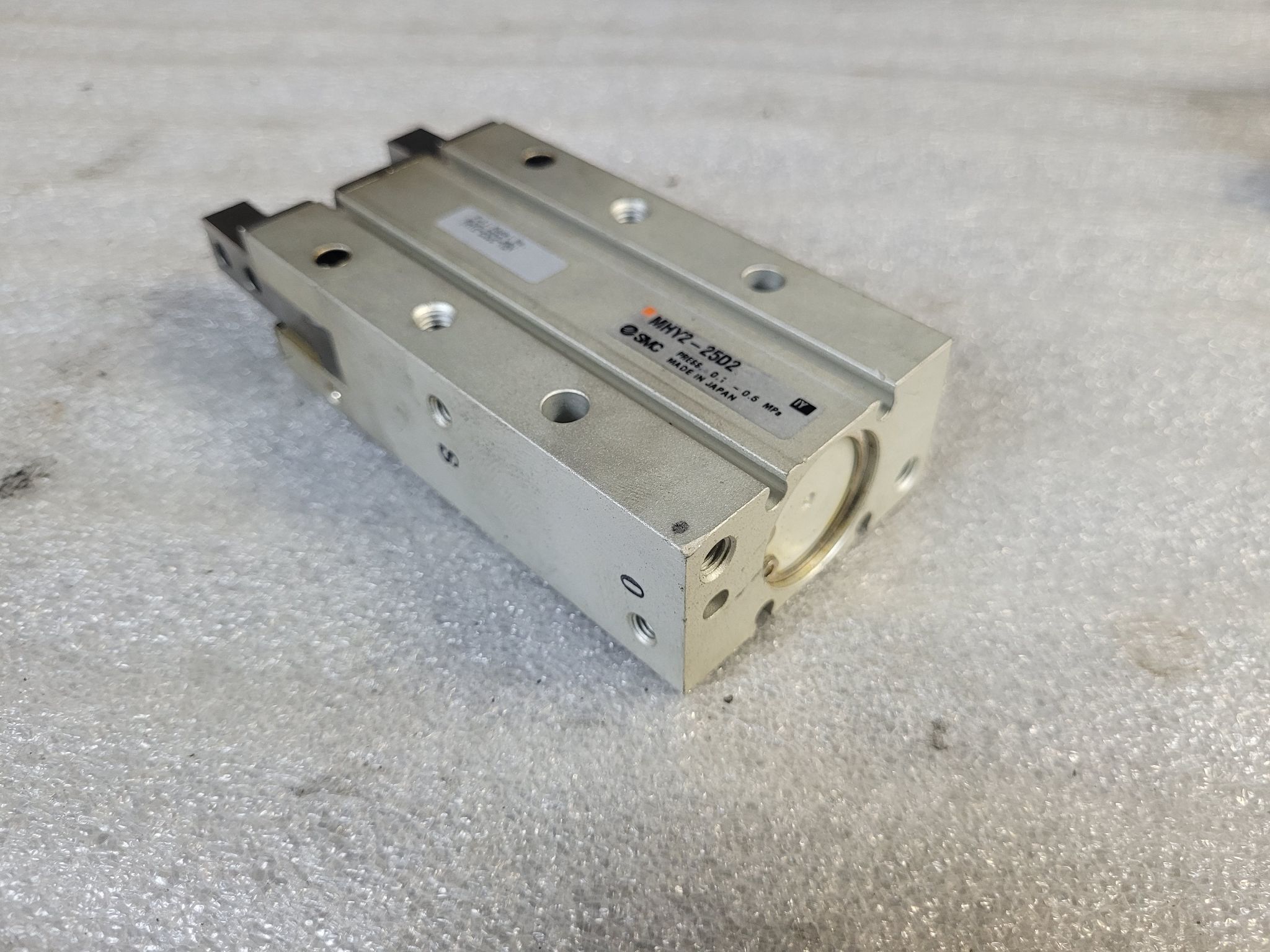 SMC MHY2-25D2-M9N Air Gripper USED 0