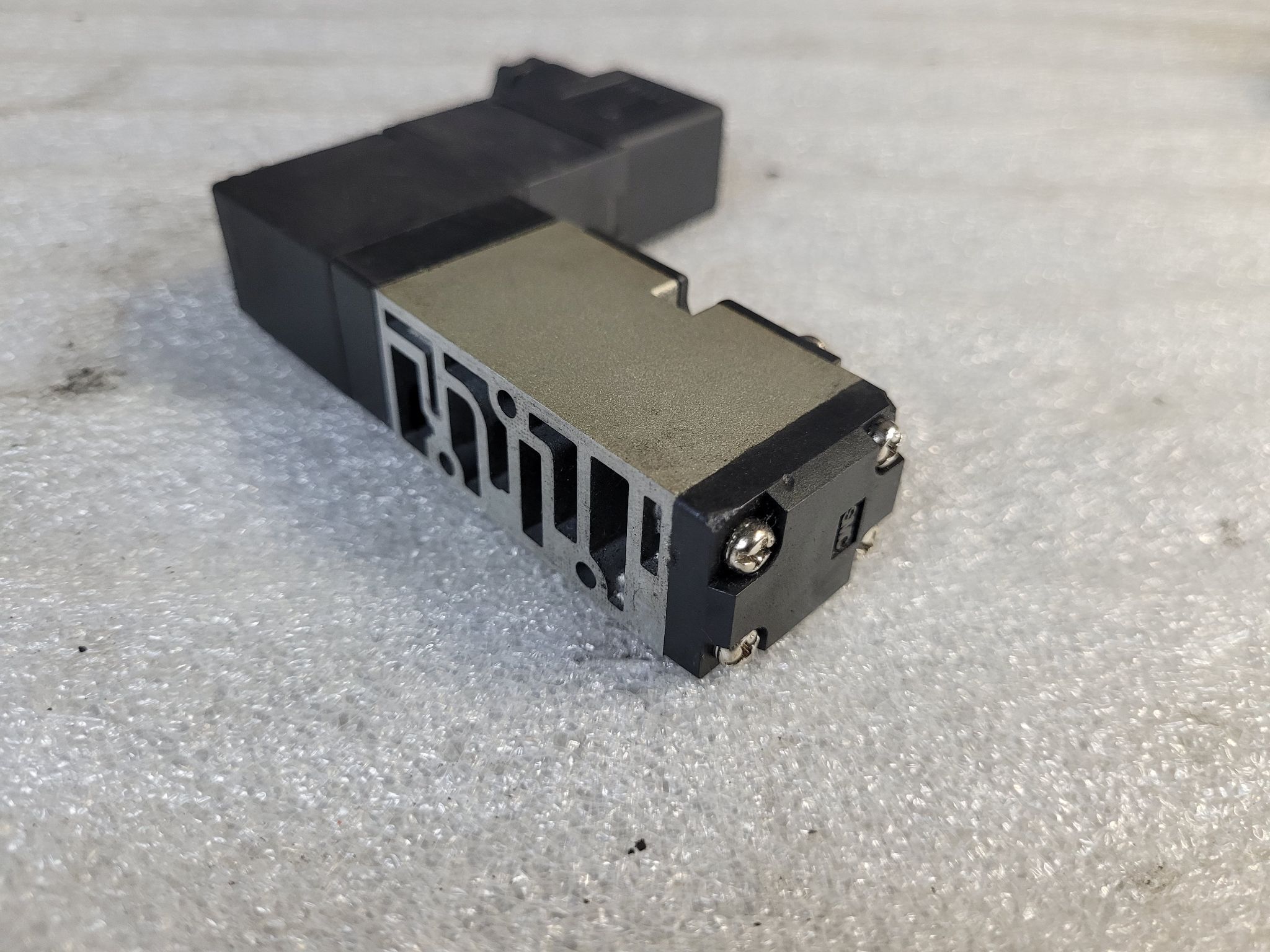 SMC NVFS2110-5DZ Solenoid Valve USED 1