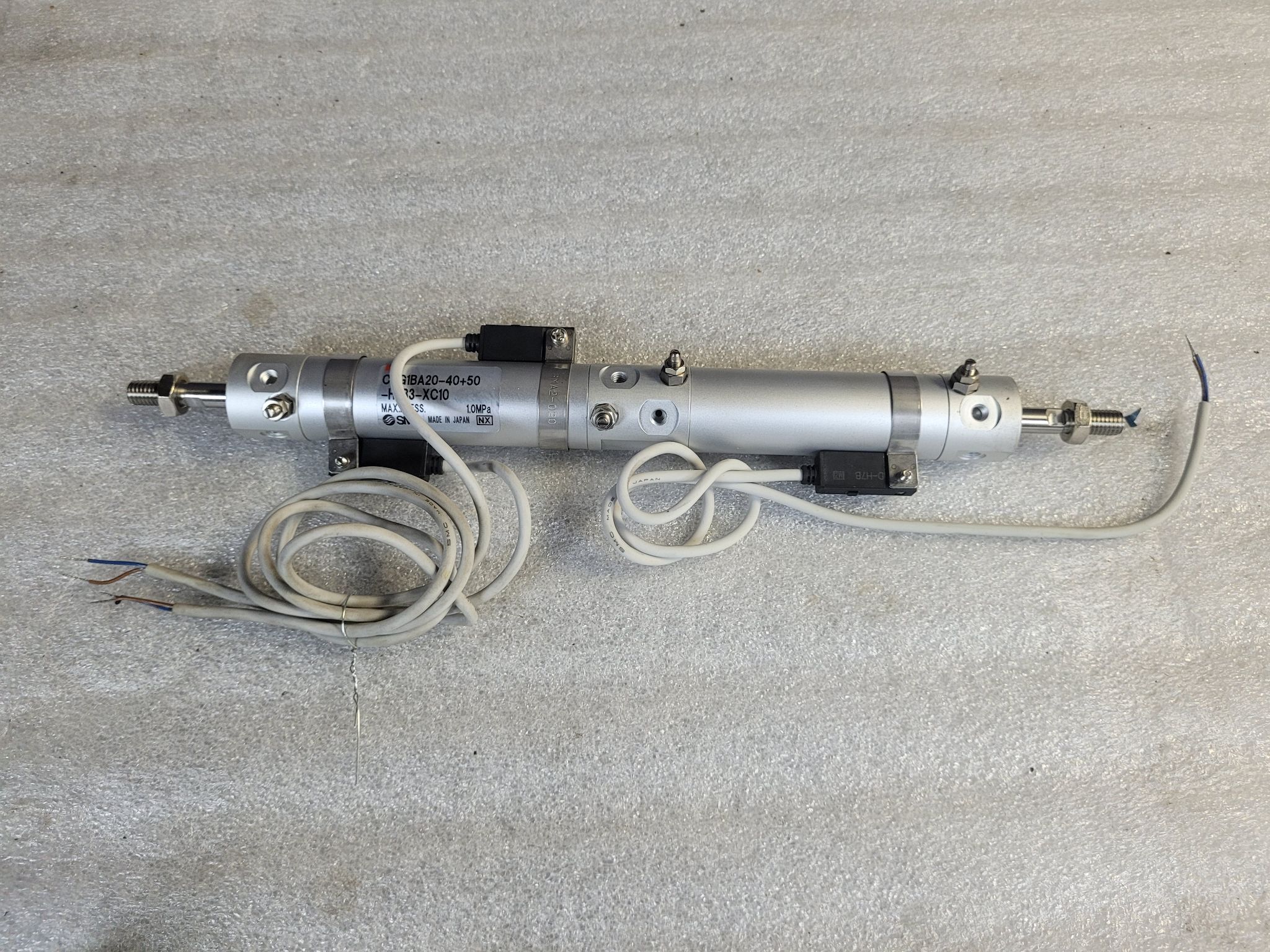 SMC CDG1BA20-4050-H7B3-XC10 Pneumatic Cylinder USED 0
