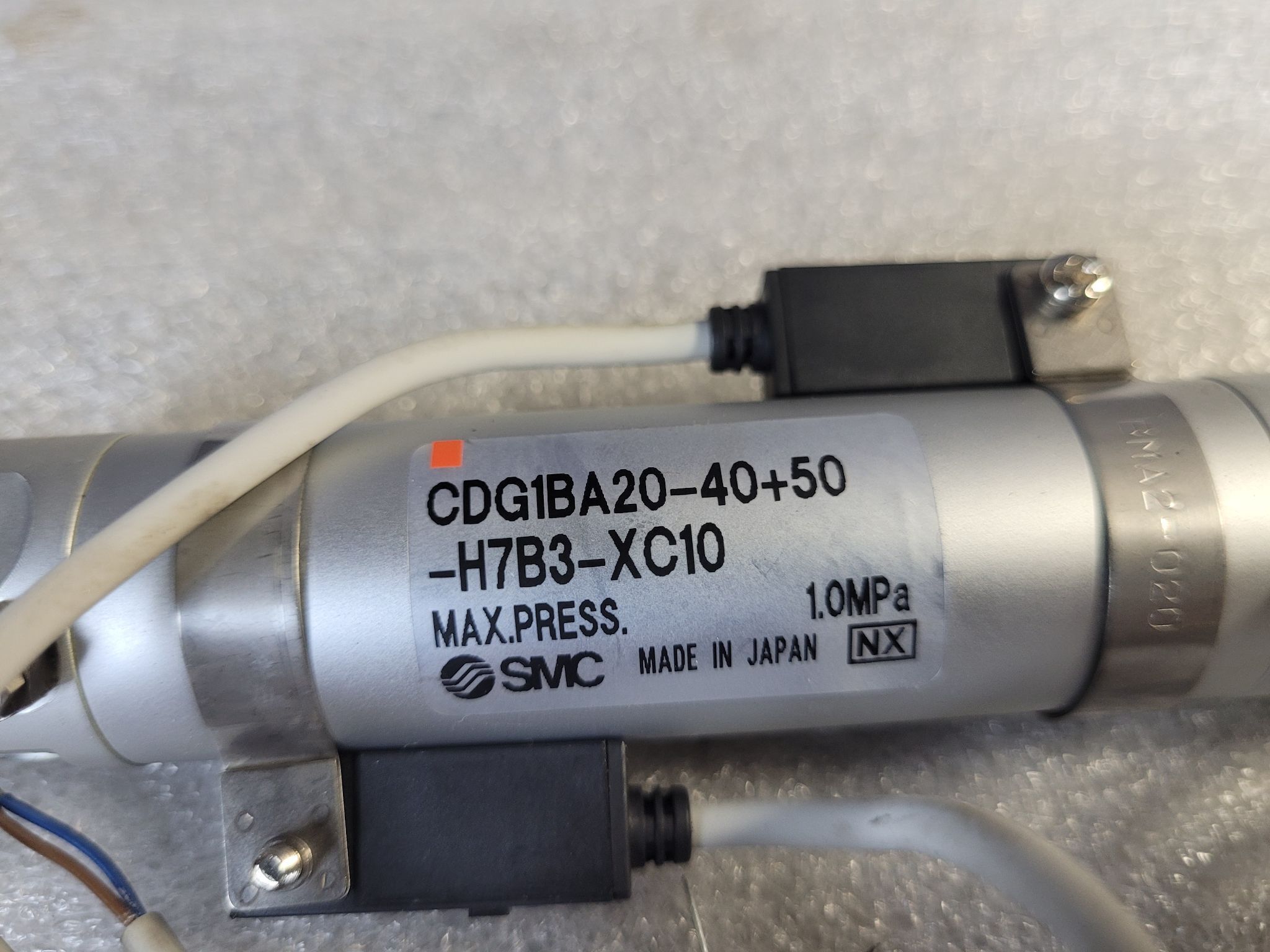 SMC CDG1BA20-4050-H7B3-XC10 Pneumatic Cylinder USED 3