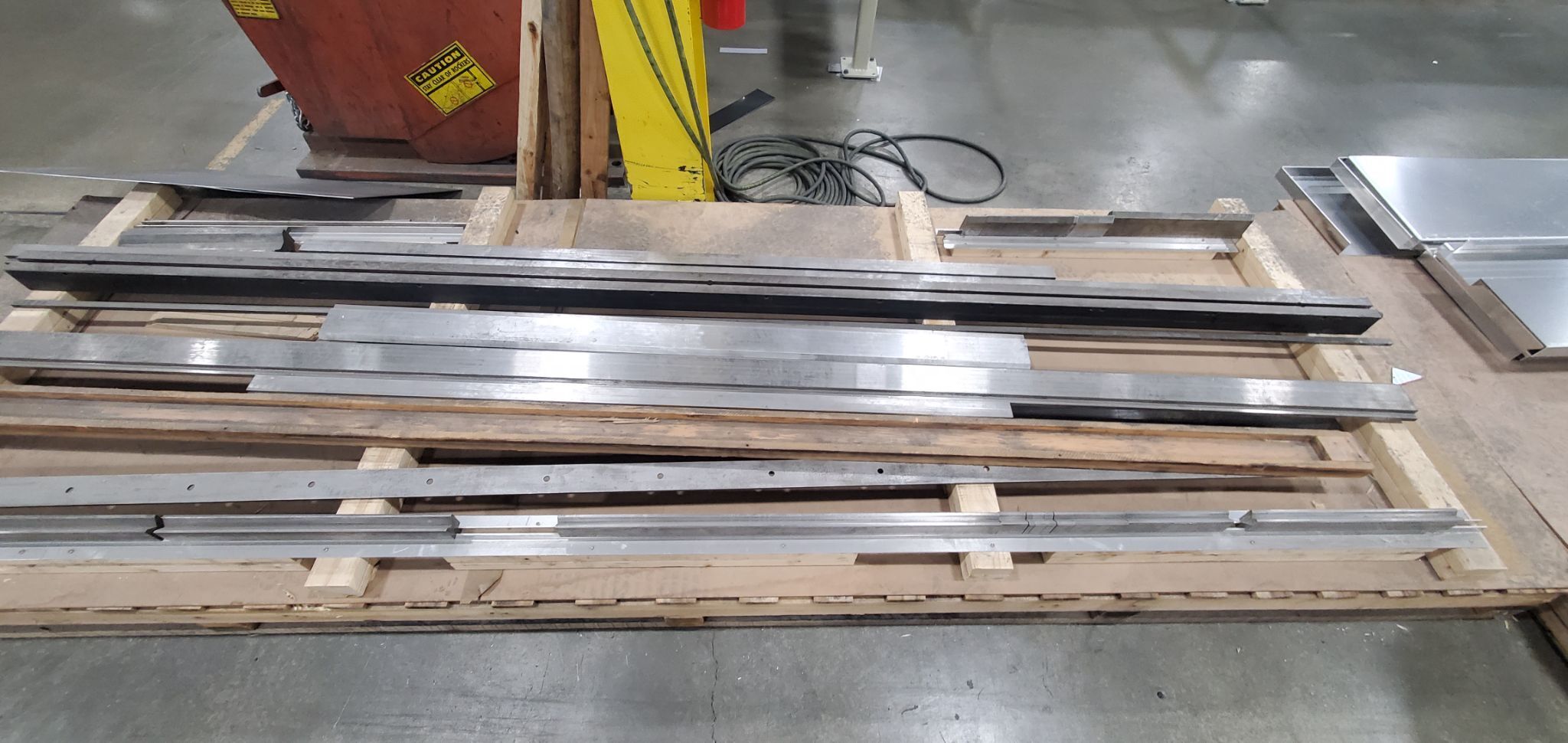 ACCURPRESS 710012 100 Ton x 12' Hydraulic Press Brake w/ Tooling USED 2