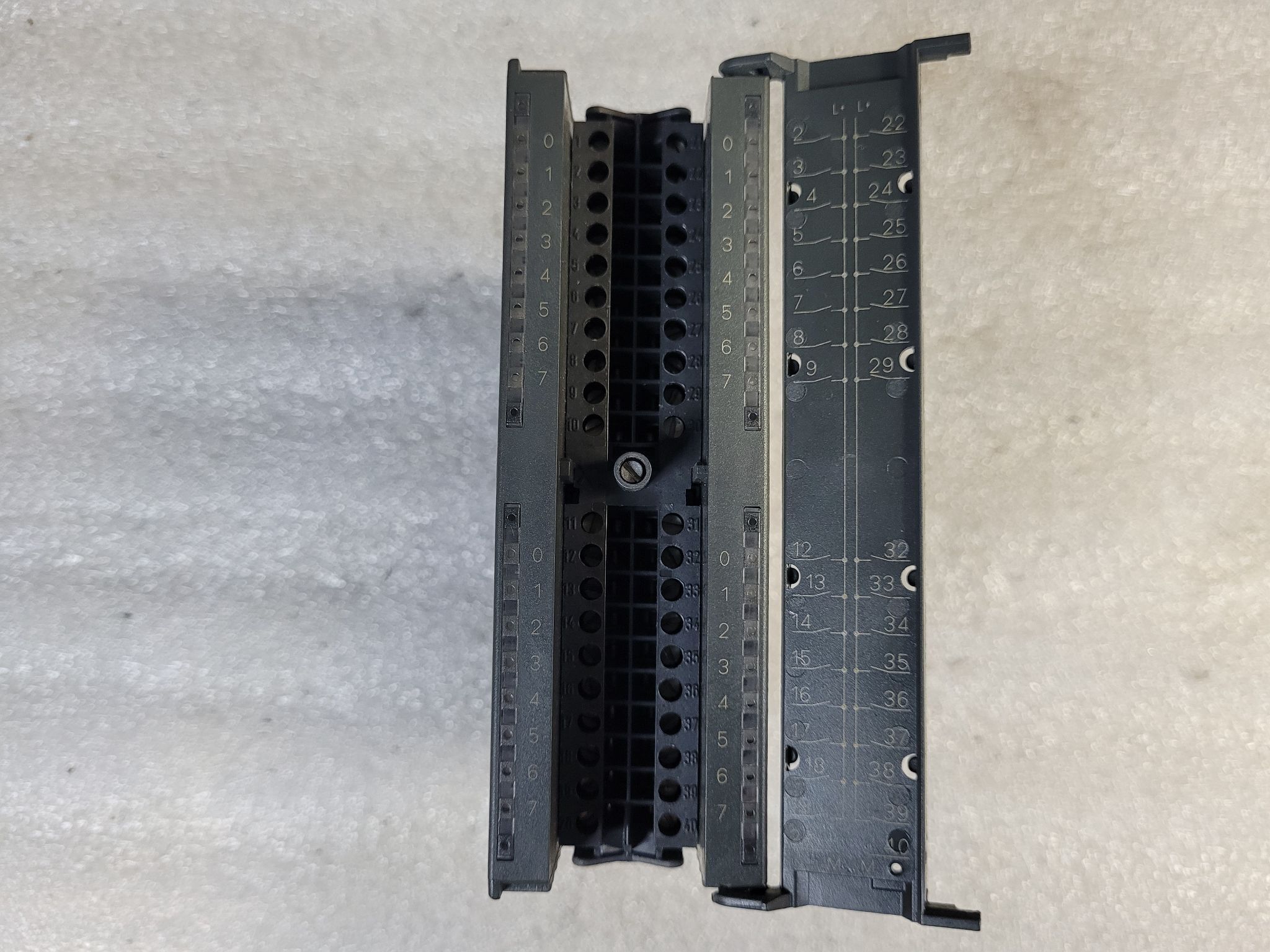 SIEMENS 6ES7 321-1BL00-0AA0 SM321 Digital Input Module 32DI 24VDC USED 2