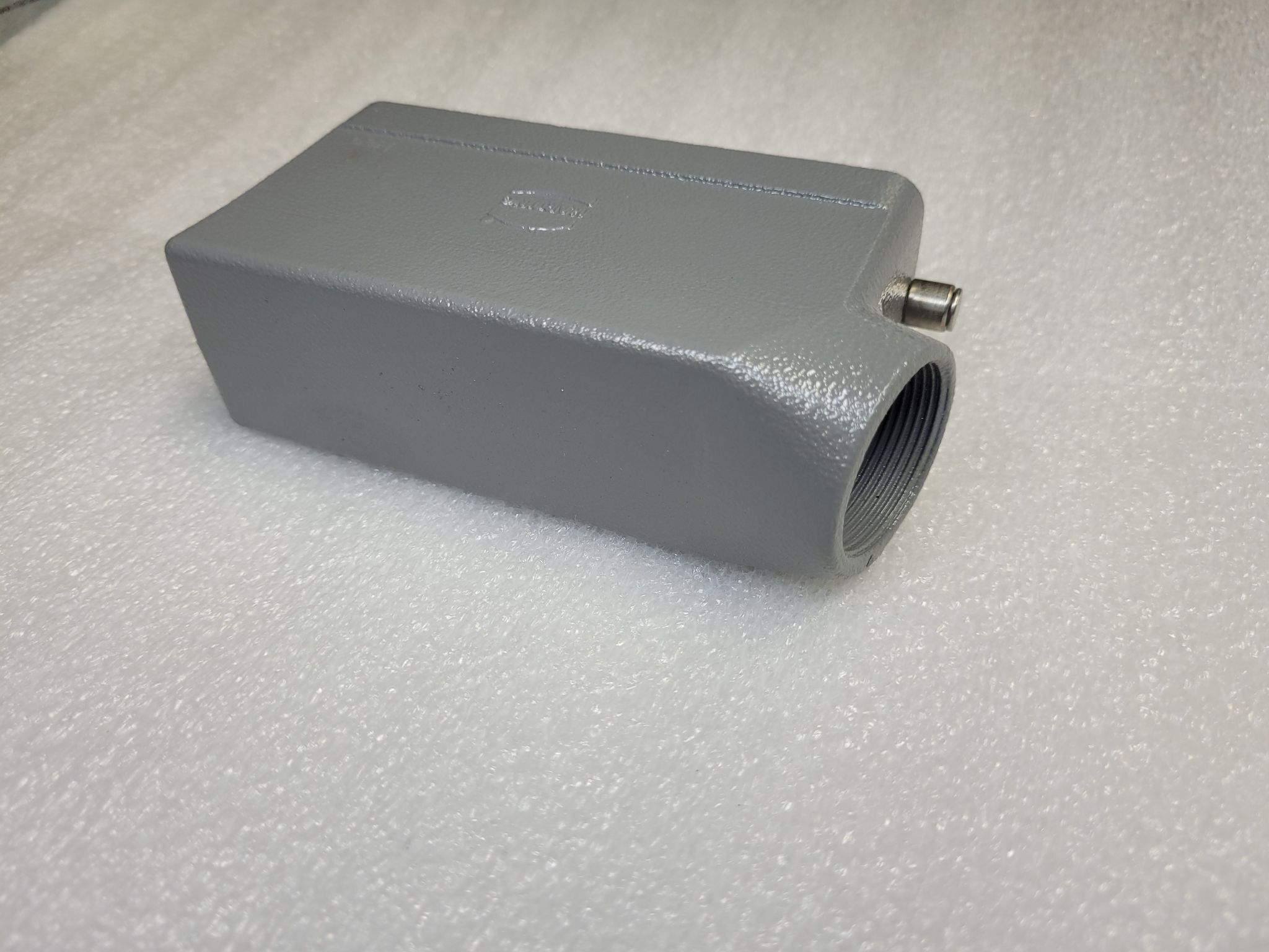 HARTING Han 24B-gs-R-M32 Heavy Duty Connector Hood Side Entry M32 NEW 3