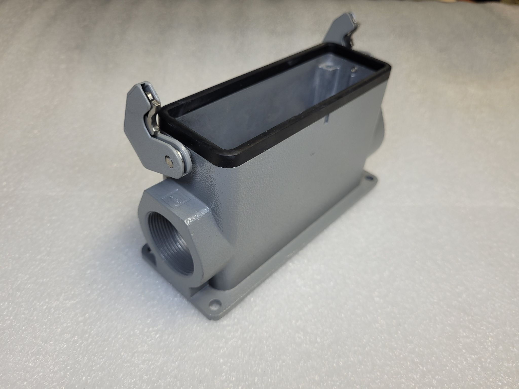 HARTING Han-24B-asg2-LB-M32 Heavy Duty Connector Hood Dual M32 Entry NEW 3