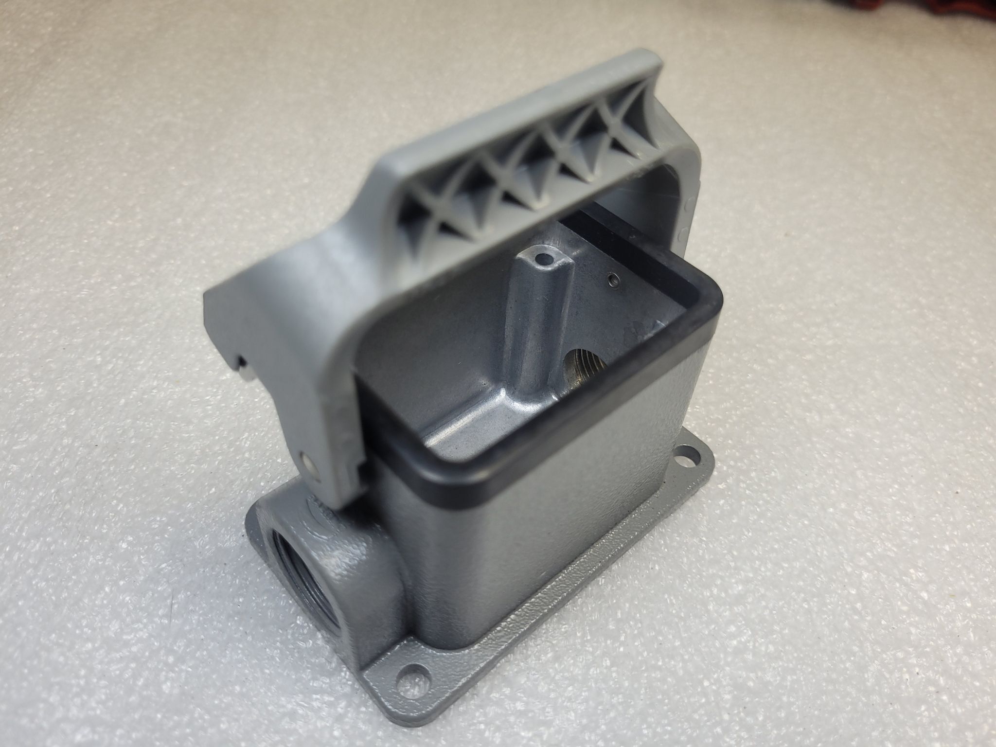 HARTING HAN-6B-ASG2-LB-M20 Surface Mount Connector Housing 6B IP65 NEW 3