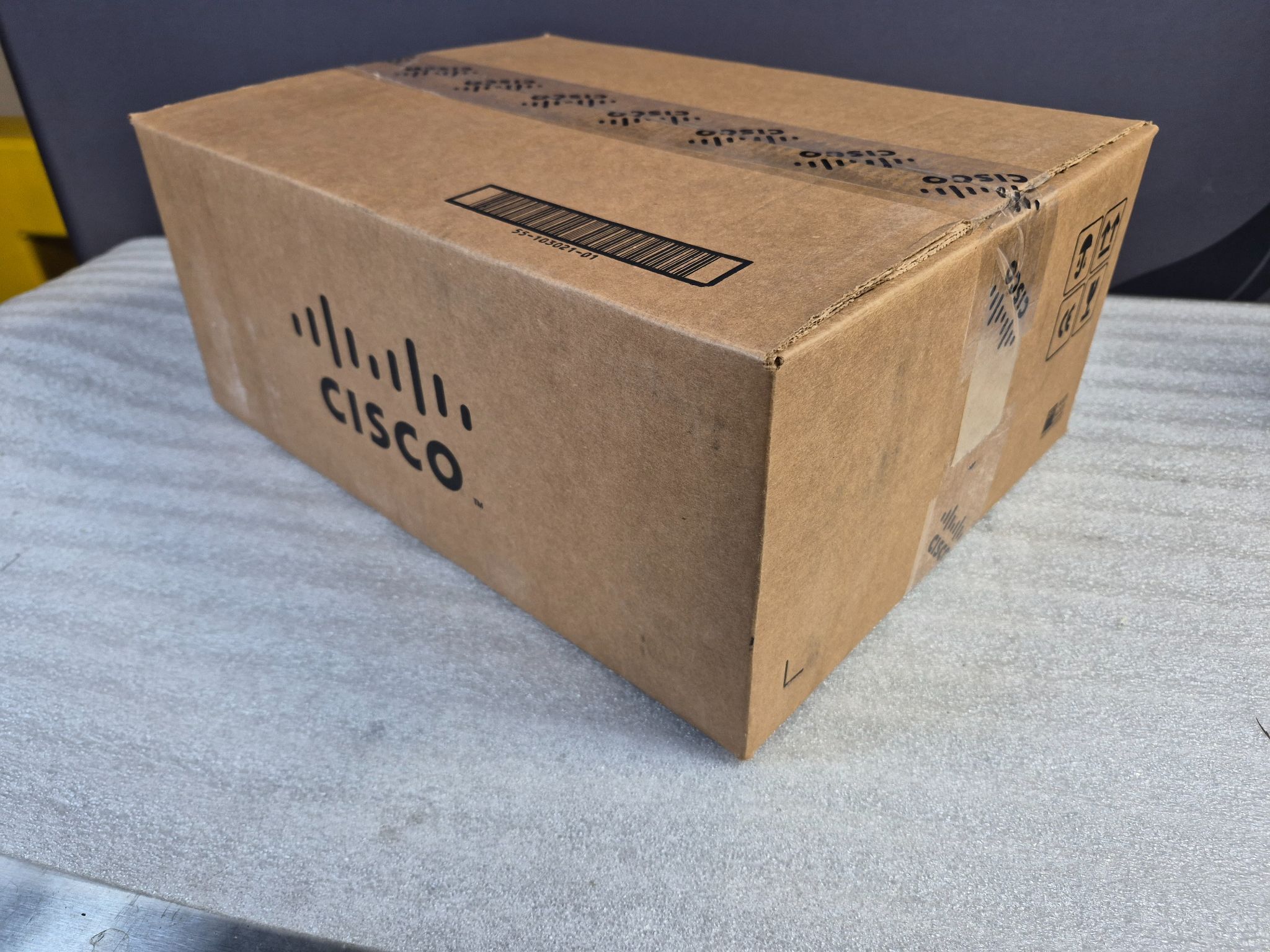 CISCO IE-3400H-24T-A IE3400H Heavy-Duty Industrial Ethernet Switch NEW 0