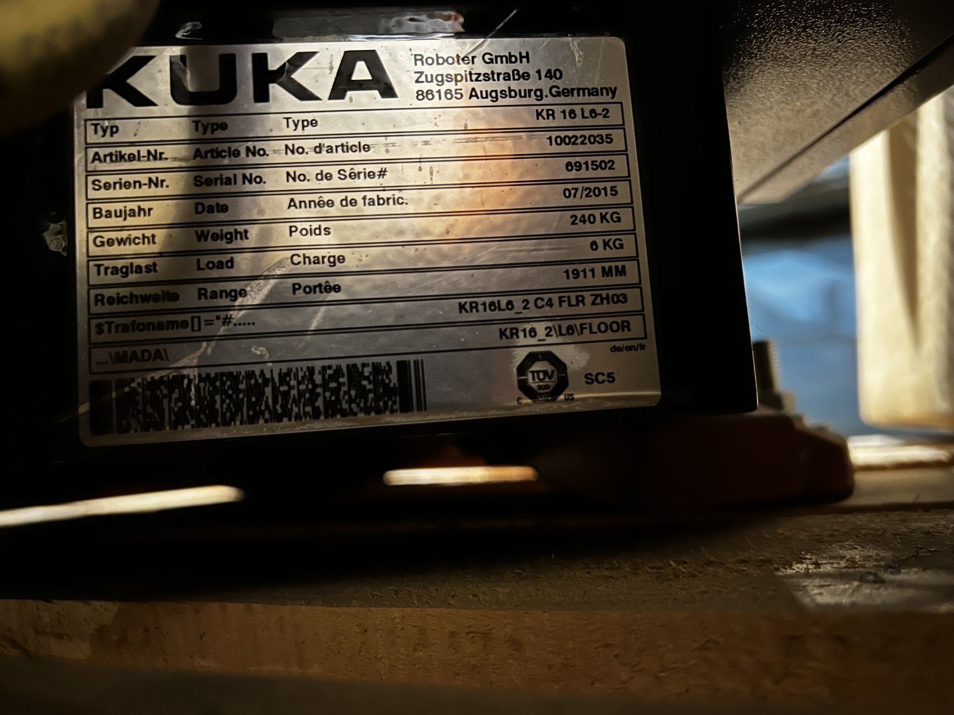 KUKA KR16 L6-2 w/ KR C4 Controls Lincoln R550 Weld Package & TT3A Reamer NEW 10