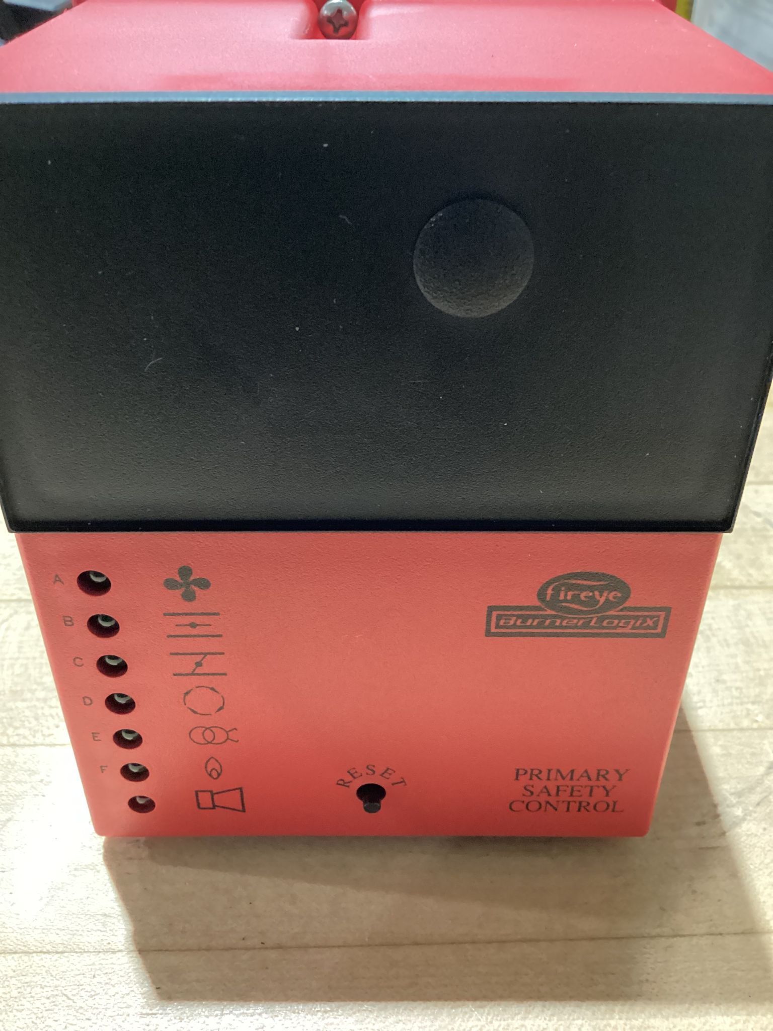 FIREYE YB110UVSC Chassis Amplifier Self Check UV Flame Module NEW - Open Box 0