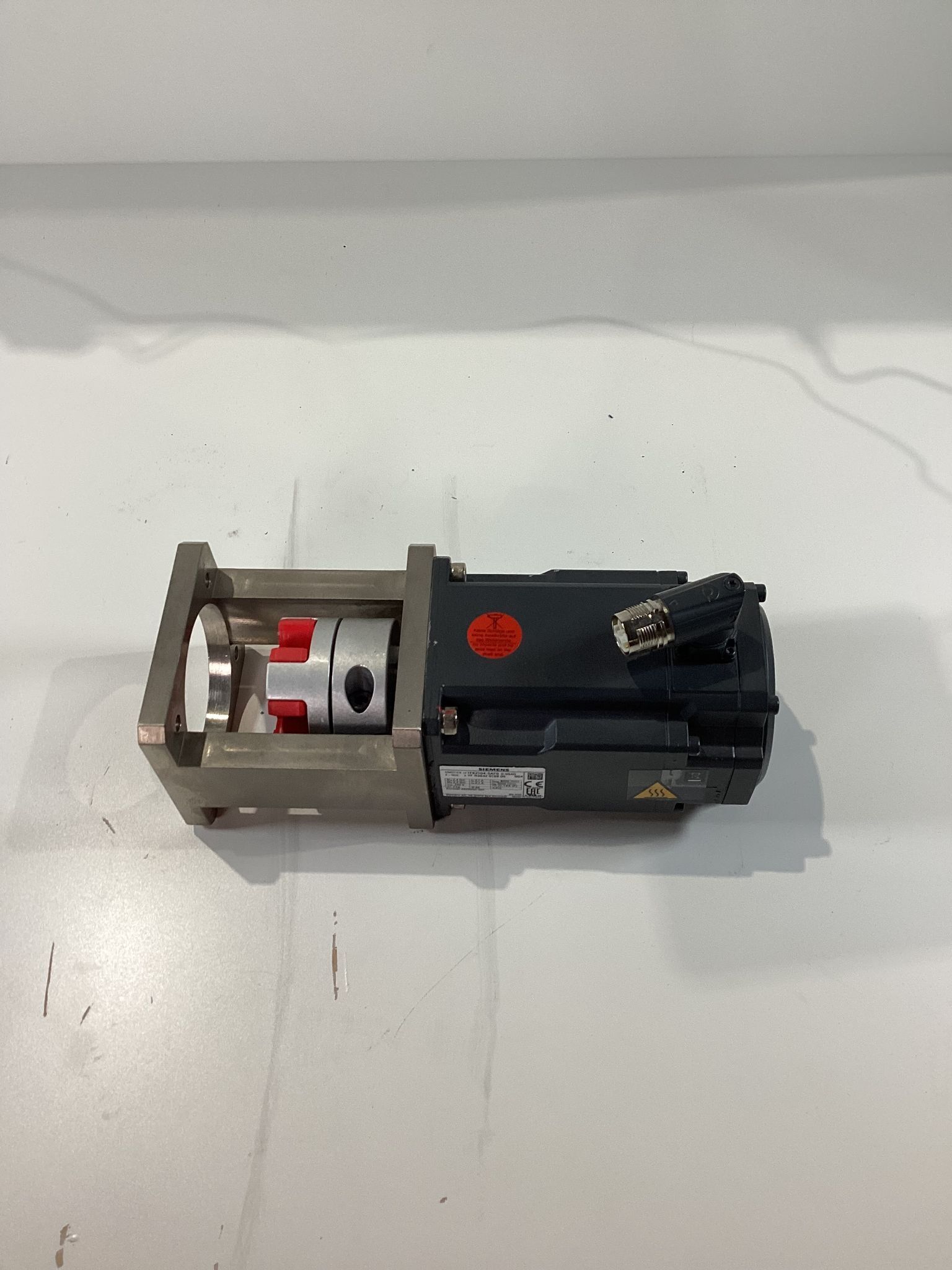 SIEMENS 1FK2104‑5AF10‑9SA0 SIMOTICS Servo Motor USED 0
