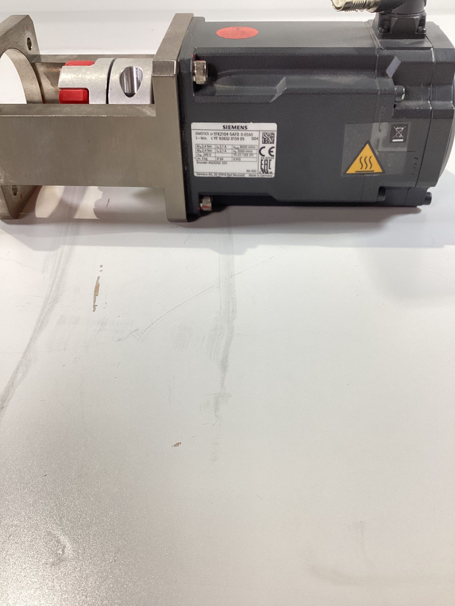 SIEMENS 1FK2104‑5AF10‑9SA0 SIMOTICS Servo Motor USED 1