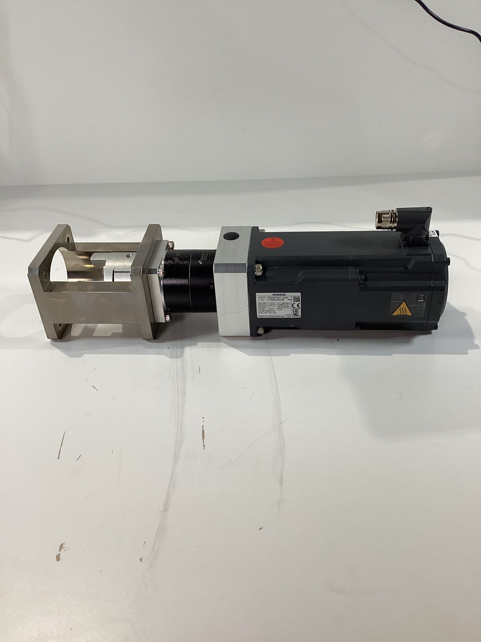 SIEMENS 1FK2104‑5AF10‑0SA0 SIMOTICS Servo Motor USED 0