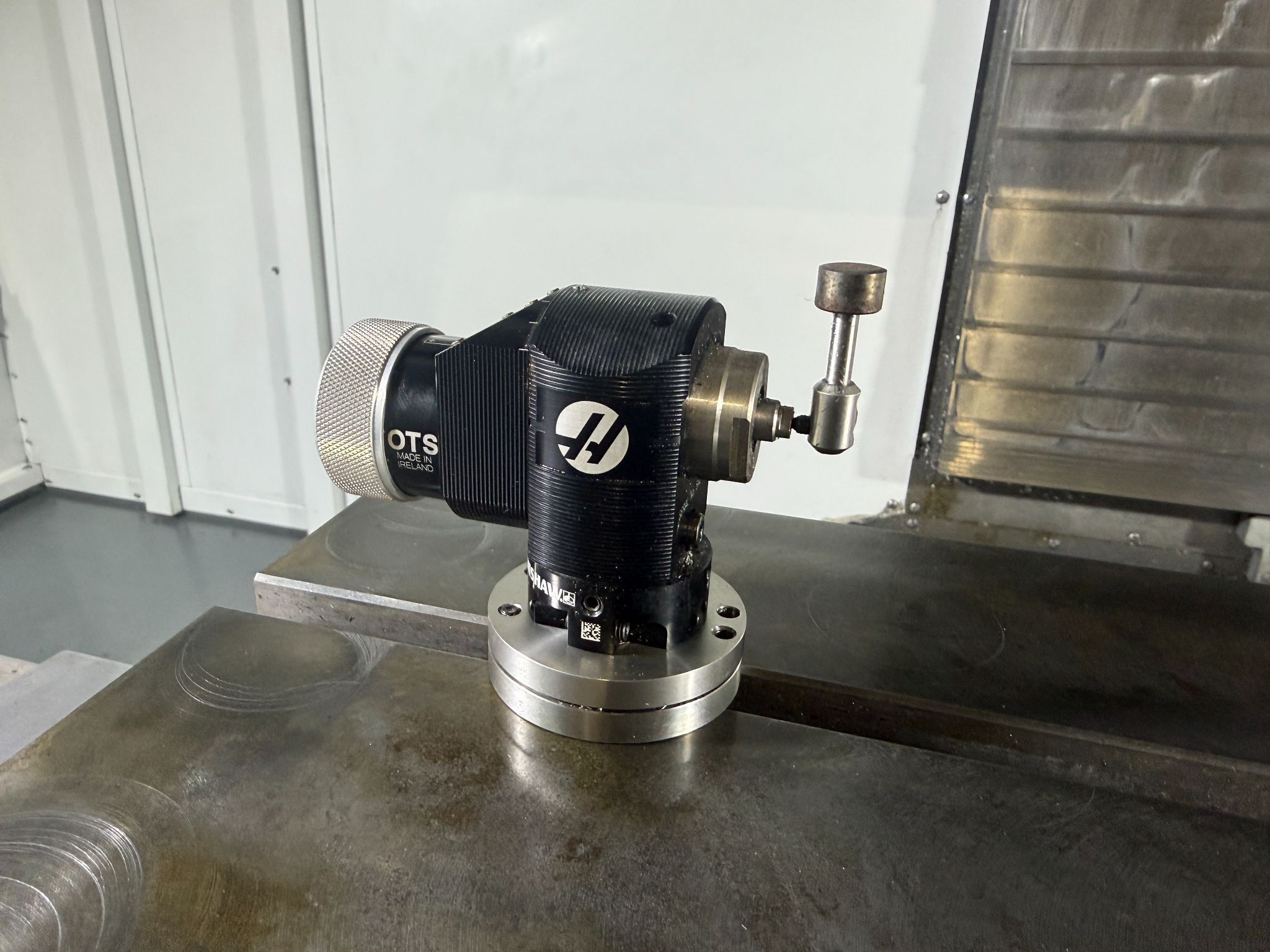 2019 HAAS VF-6/40 CNC VERTICAL MACHINING CENTER - USED 6