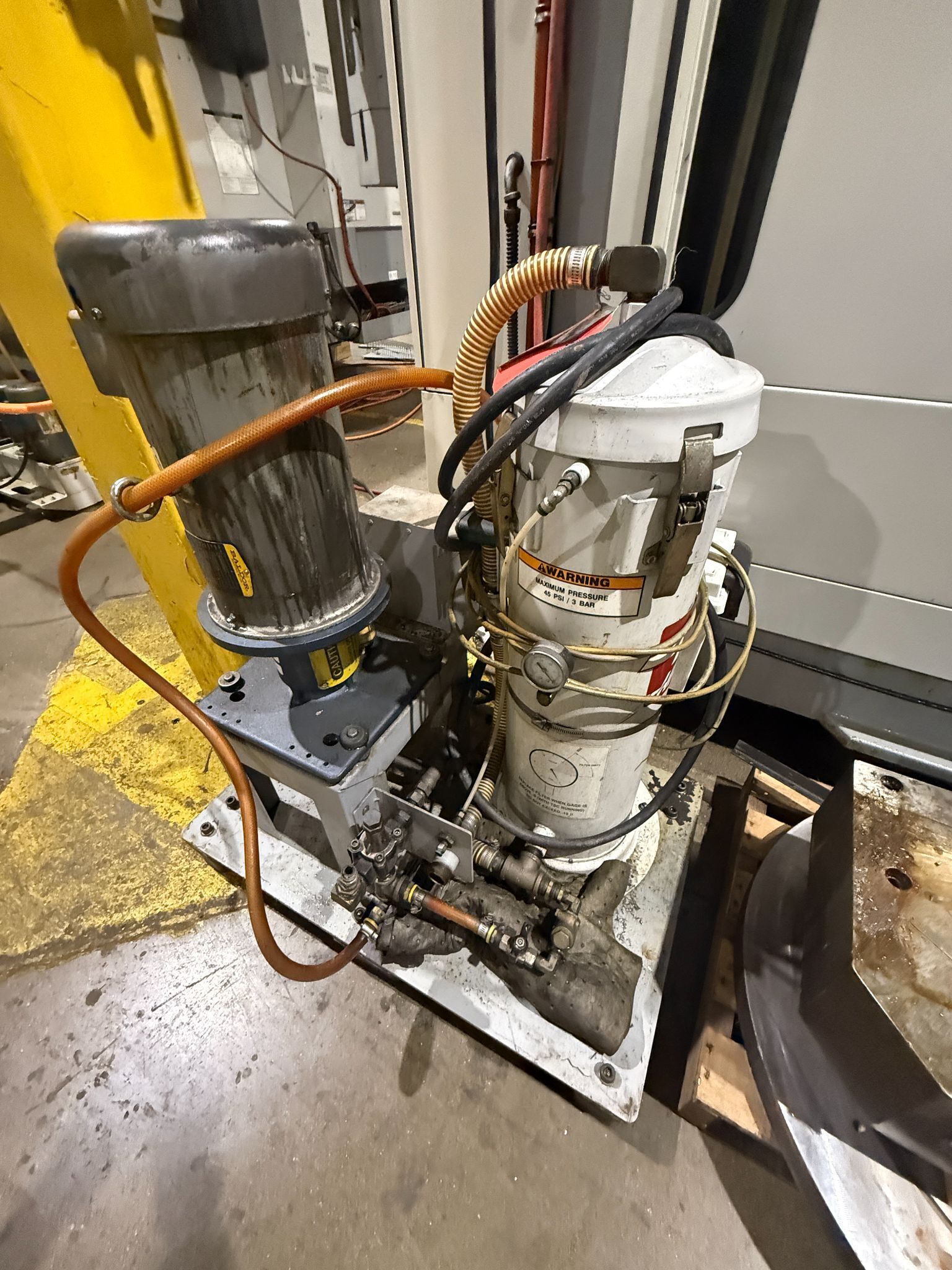HAAS EC-1600-4X CNC Machines 8